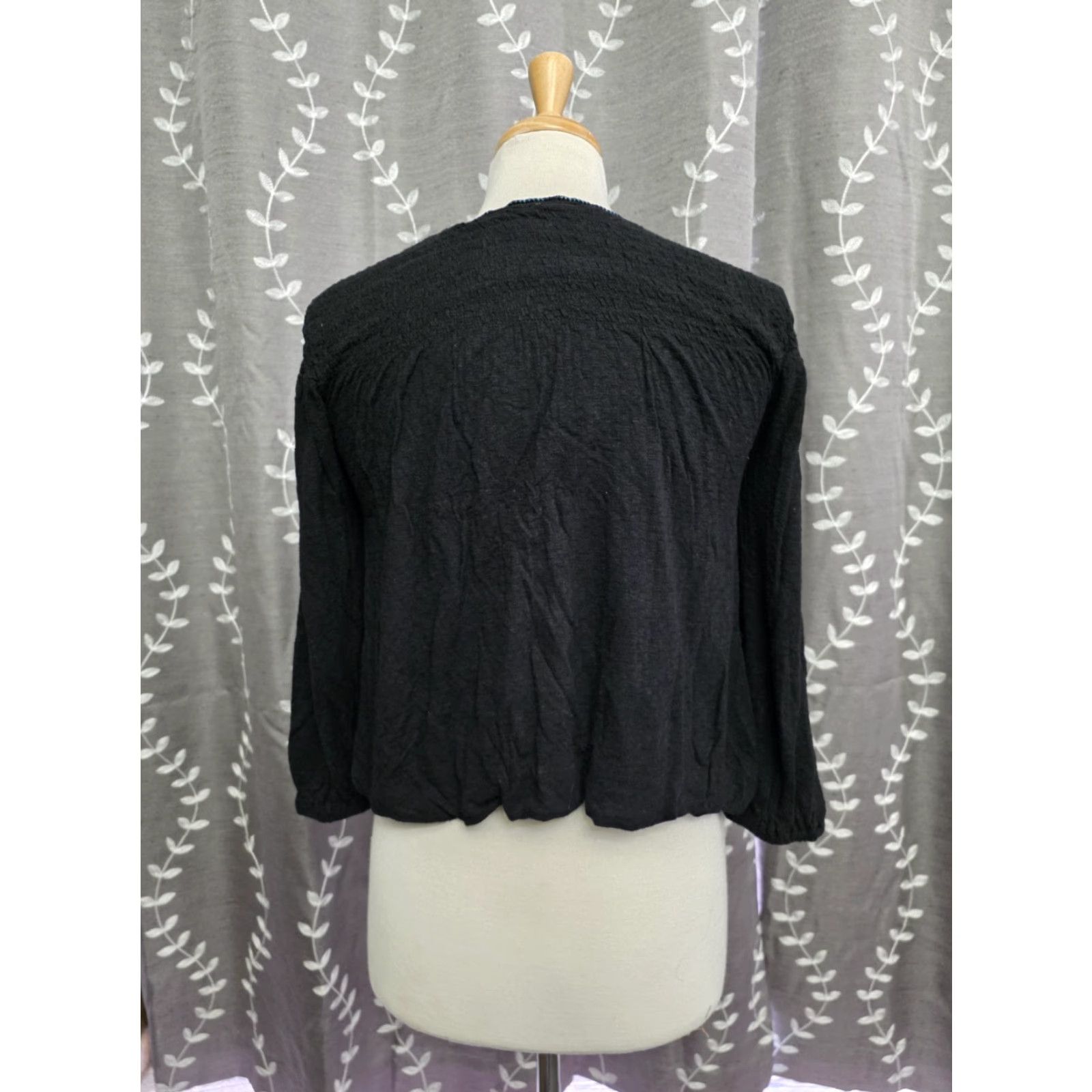 Free People Free People Begonia Top Blouse Women's XS Black Embroidered Long Sleeve Round Neck Cropped Bohemian Peasant Casual Lightweight Breathable Solids 90s? Size XS / US 0-2 / IT 36-38 - 3 Thumbnail