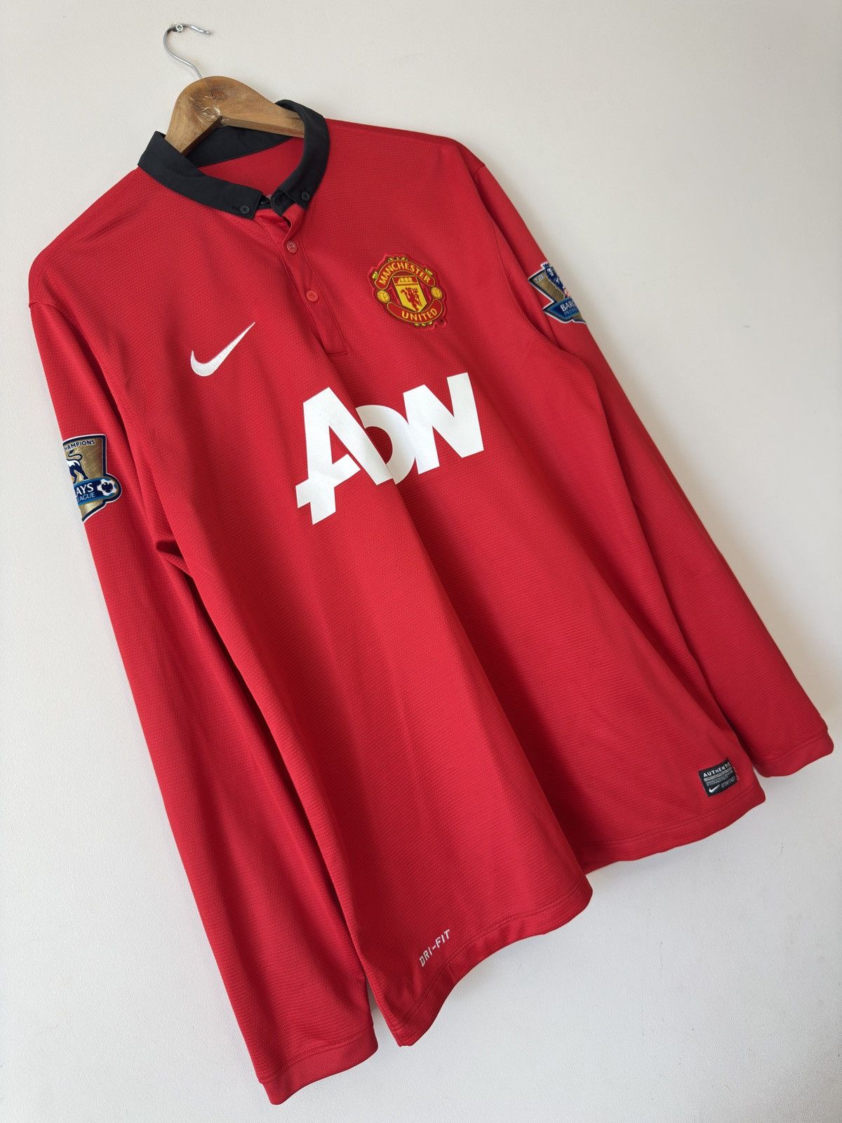 Nike Manchester United 2013-2014 Home Soccer Jersey Nike Shirt Size US L / EU 52-54 / 3 - 5 Thumbnail
