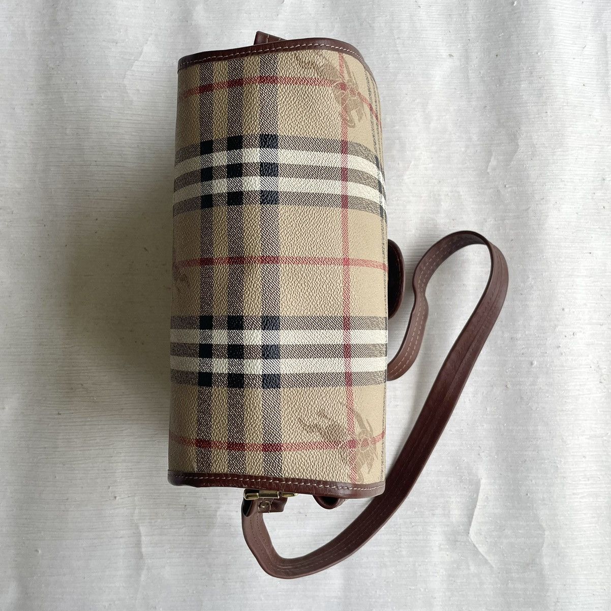 Burberry × Leather × Vintage 🔥 Vintage Burberry Nova Check Hayamarket Crossbody Size ONE SIZE - 11 Thumbnail