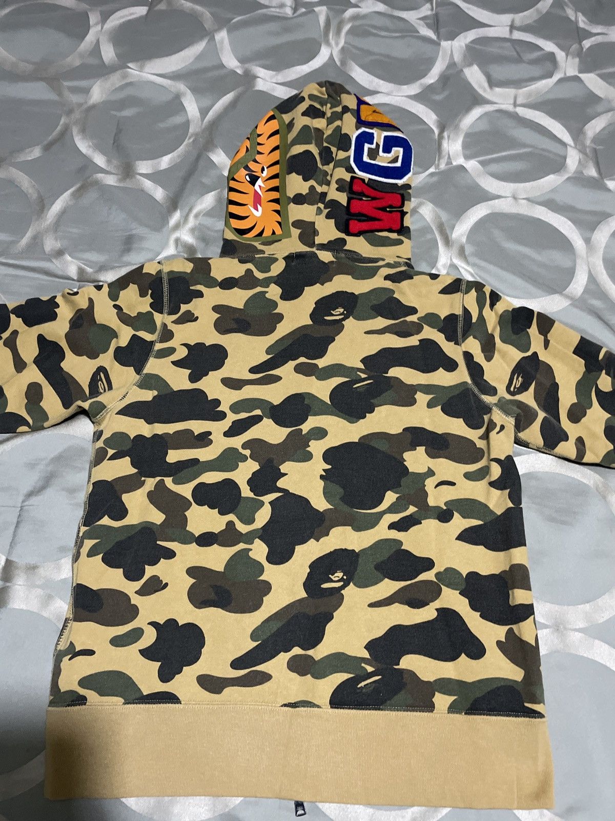 Bape Bape yellow camo shark hoodie S Size US S / EU 44-46 / 1 - 2 Thumbnail