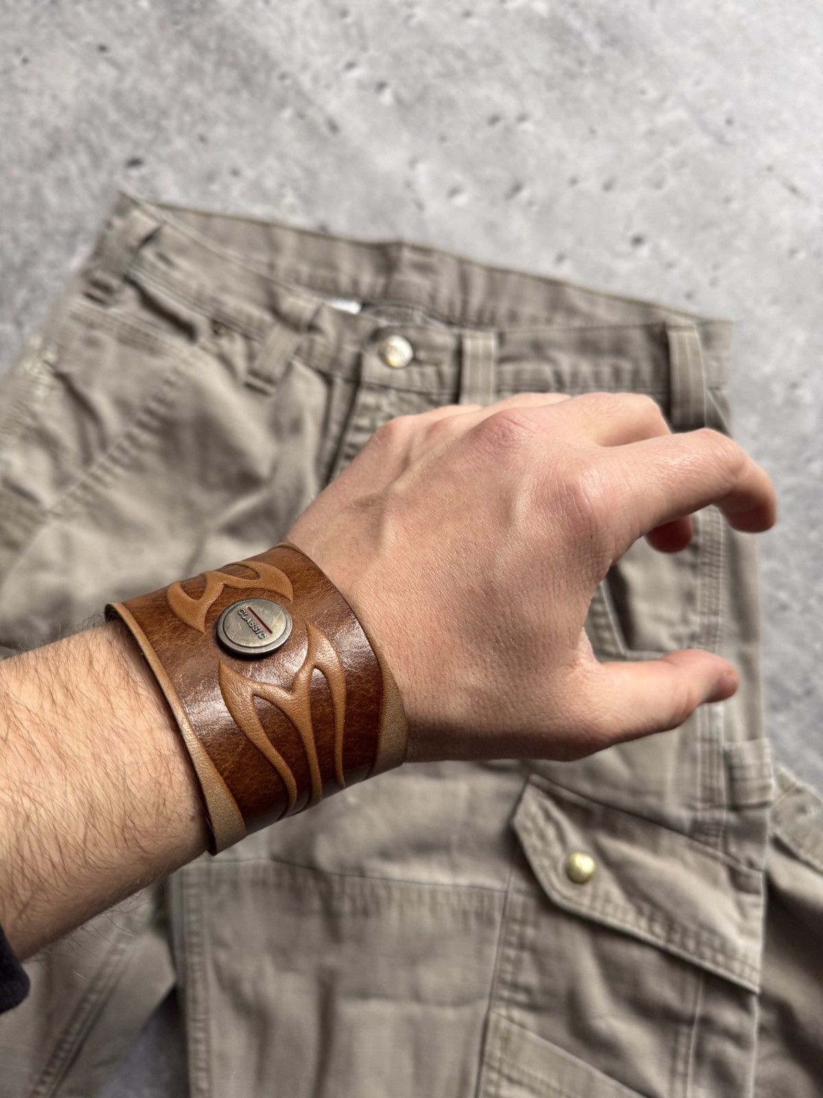 Leather × Vintage ⚠️🔥Vintage leather bracelet 00s moto style classic flame Size ONE SIZE - 3 Thumbnail