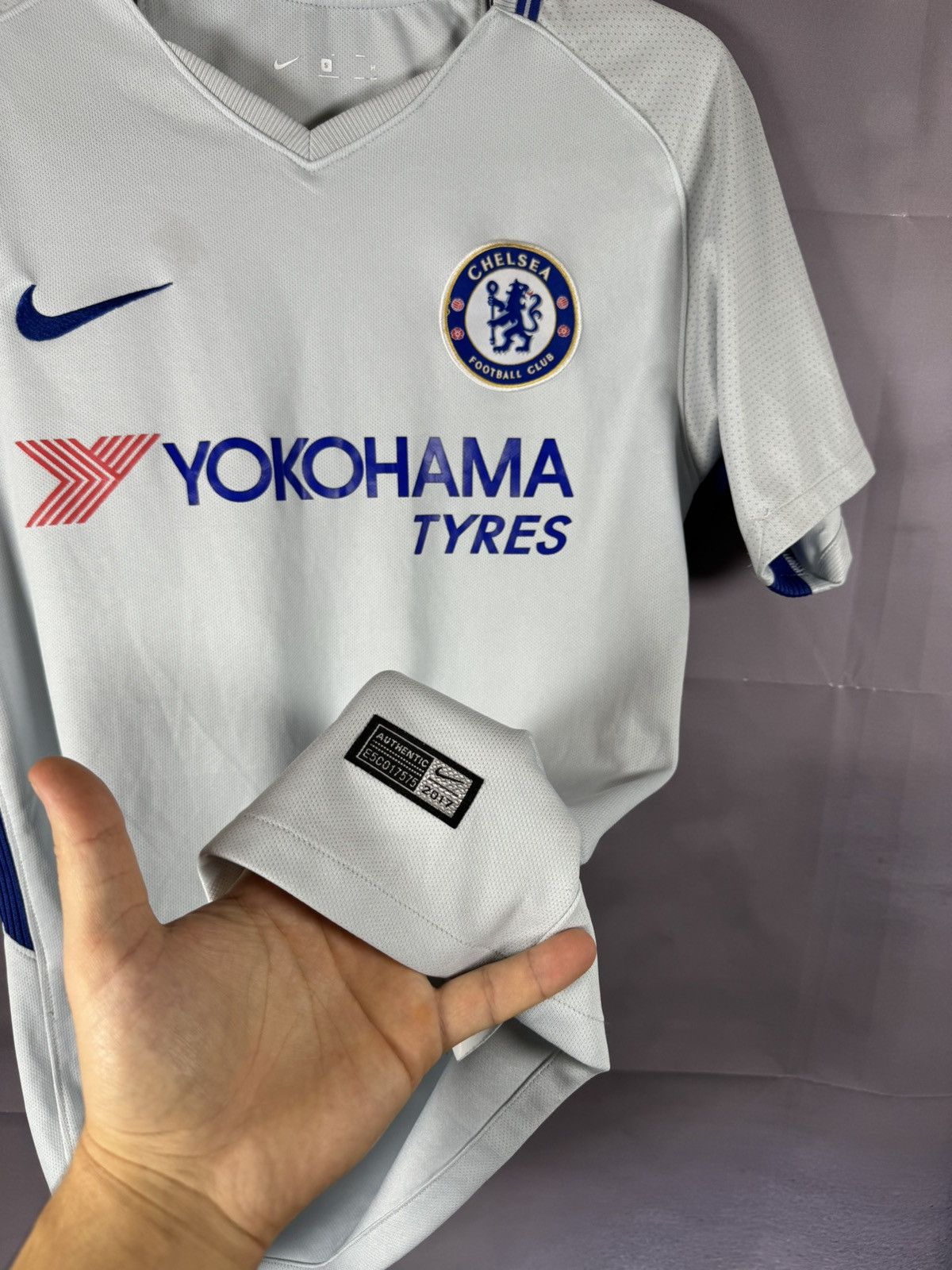 Chelsea Soccer × Nike × Vintage Vintage Chelsea 2017/18 Away Nike Jersey Blokcore Small Size US S / EU 44-46 / 1 - 9 Thumbnail