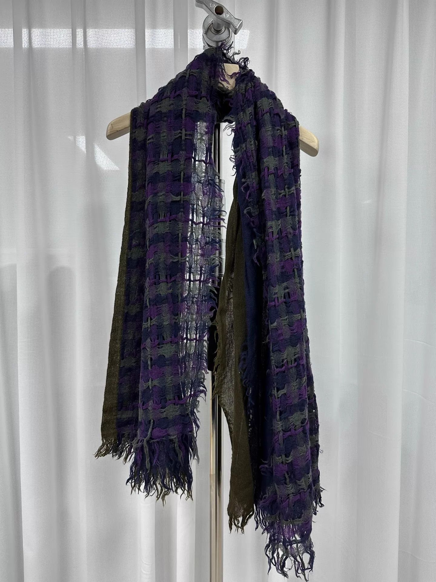 Yohji Yamamoto Yohji Yamamoto Y's 3L Dstrd Frayed Scarf (M/N/B-Purple) Size ONE SIZE - 4 Thumbnail