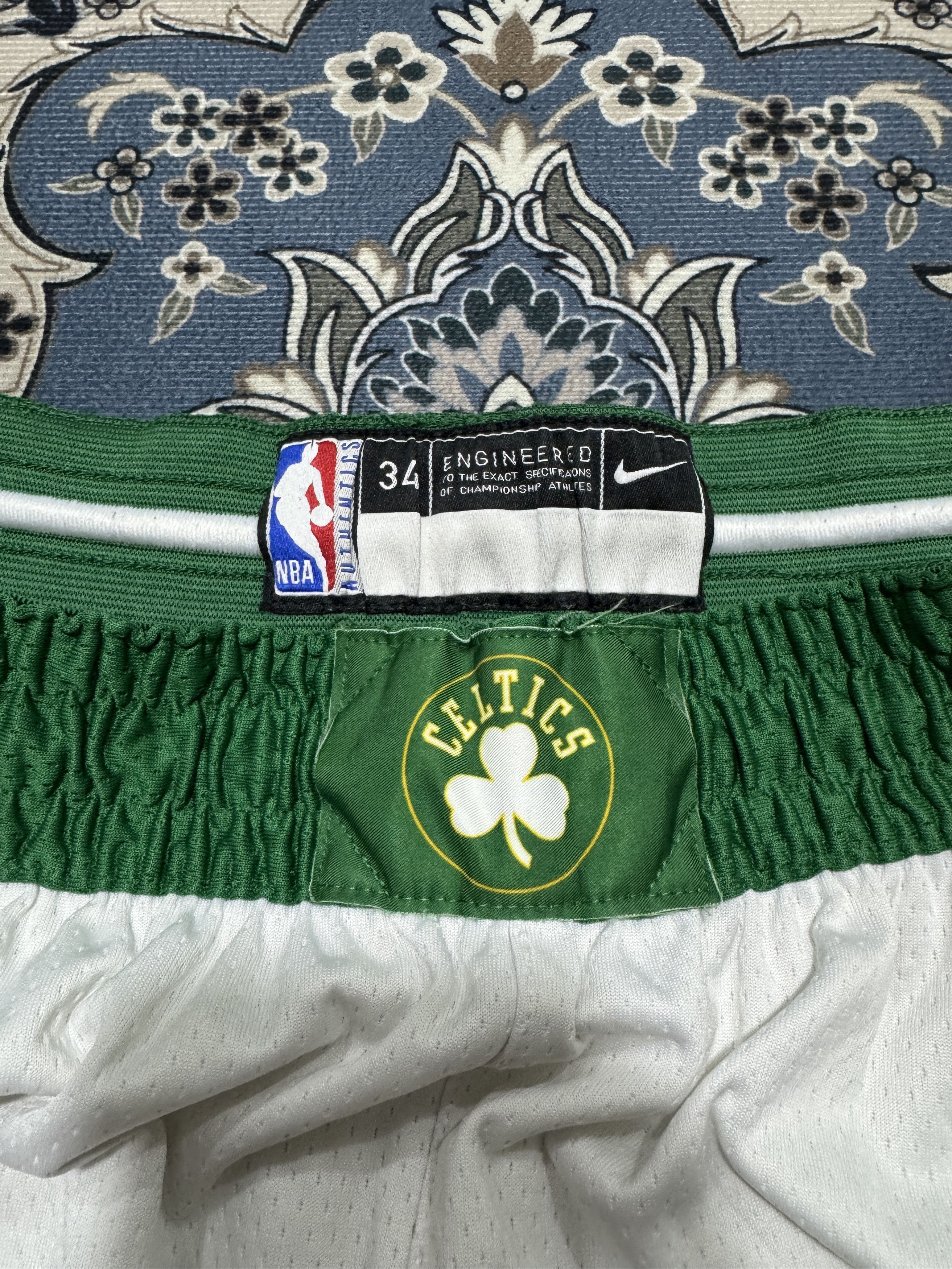 NBA × Nike NBA Boston Celtics Nike Short Pants Size US 34 / EU 50 - 6 Thumbnail