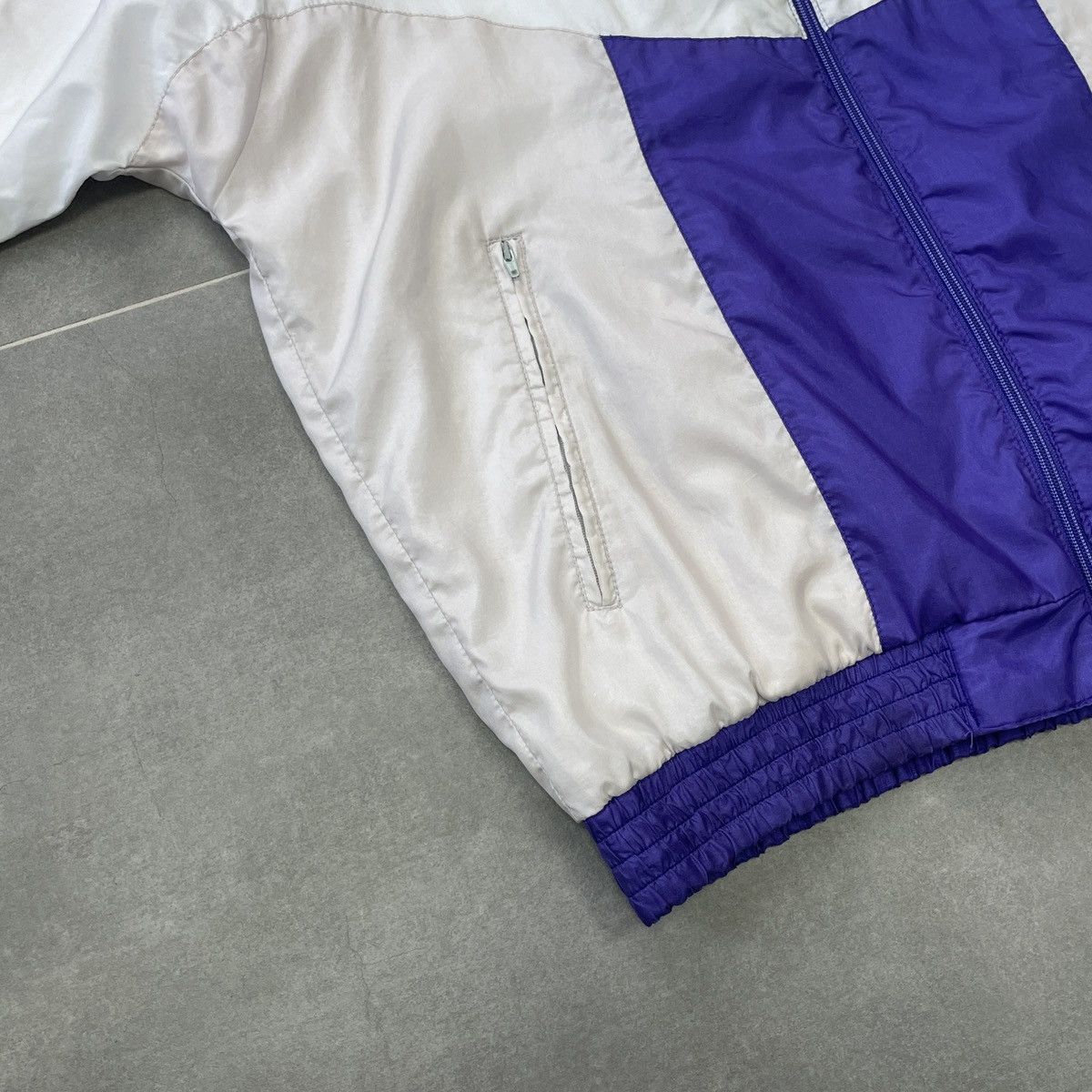 Adidas × Vintage Vintage Adidas Nylon Track Jacket Size M Size US M / EU 48-50 / 2 - 7 Thumbnail