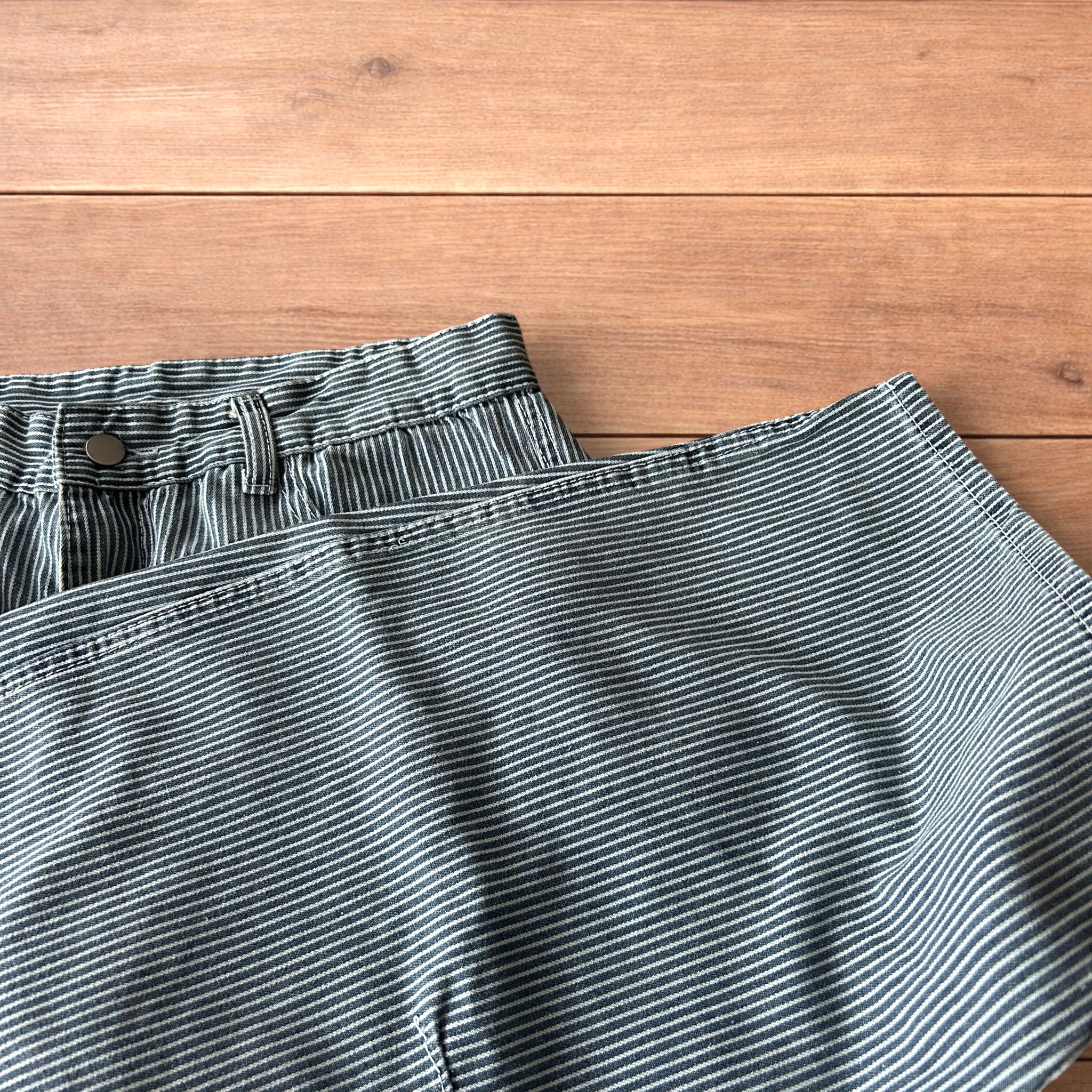 Japanese Brand Super baggy wide leg pinstripe cargo trousers in blue/white. Size US 34 / EU 50 - 4 Thumbnail