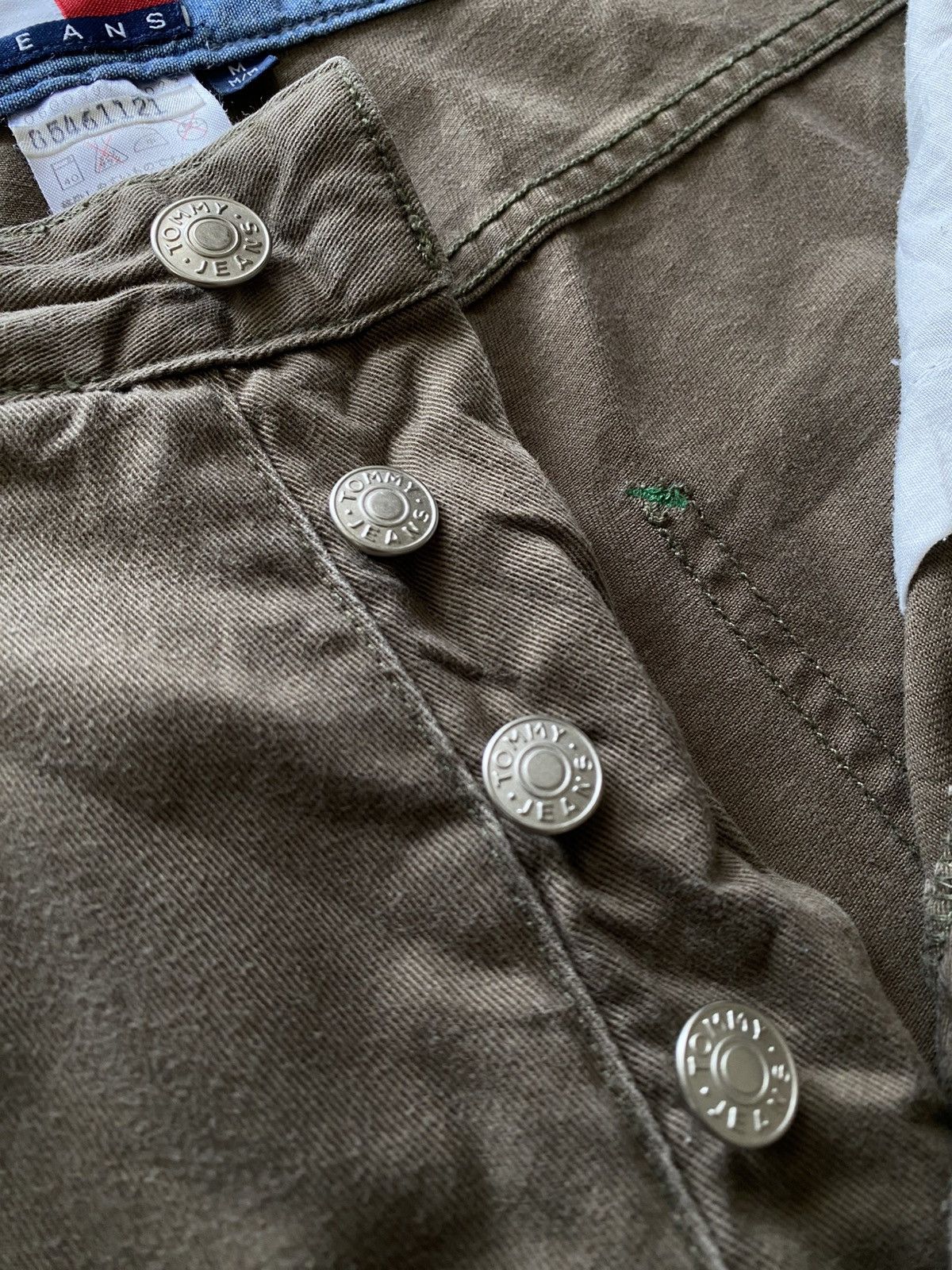 Tommy Hilfiger × Vintage Vintage 90s Tommy Hilfiger Cotton Cargo Shorts Beige Size US 32 / EU 48 - 5 Thumbnail