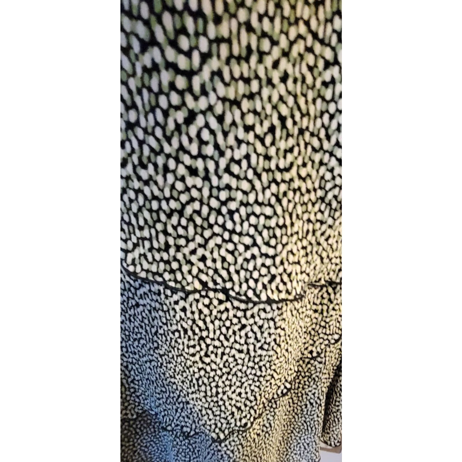 Vintage Connected Woman Plus Layered Ruffle Crinkle Abstract Dress Midi Short Sleeve V-Neck 3X Green Black White Special Occasion Womens Size XXL / US 16-18 / IT 52-54 - 2 Thumbnail