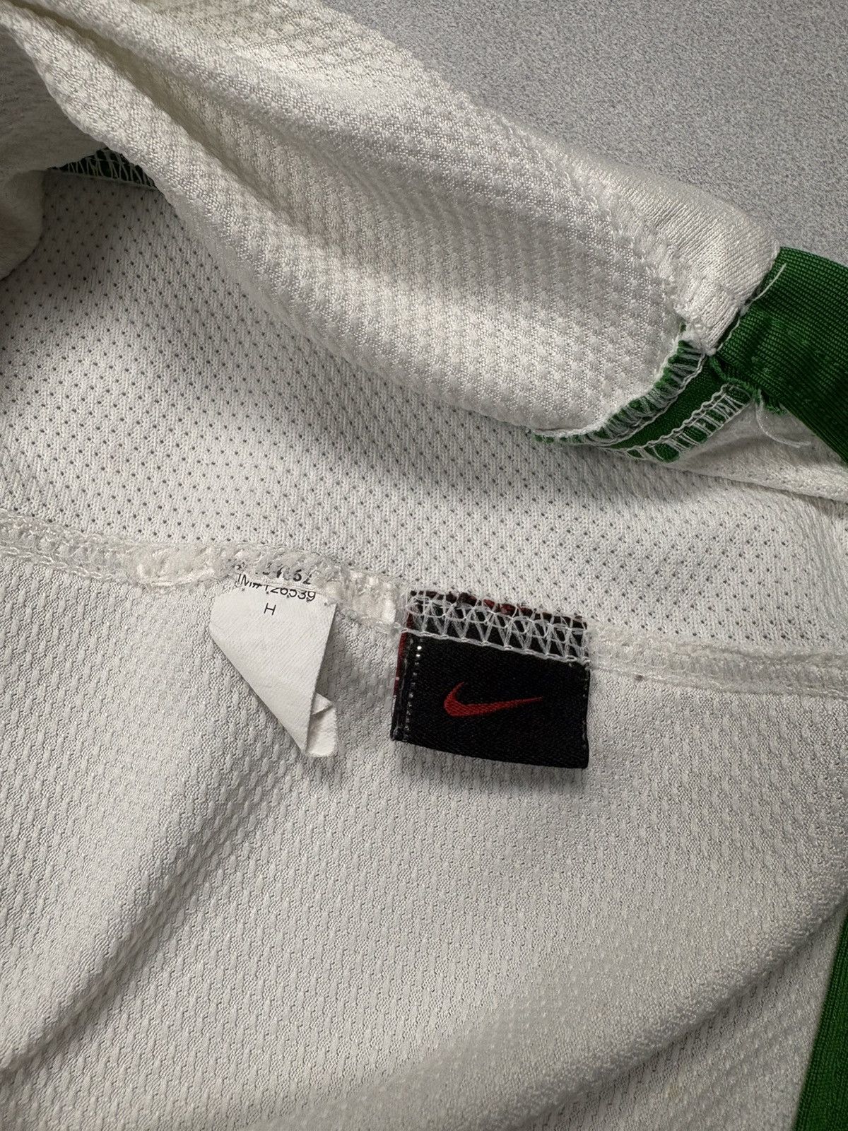 Nike Nike FC Celtic 2006/08 Away Soccer Jersey Kit Carling Shirt Size US L / EU 52-54 / 3 - 19 Thumbnail