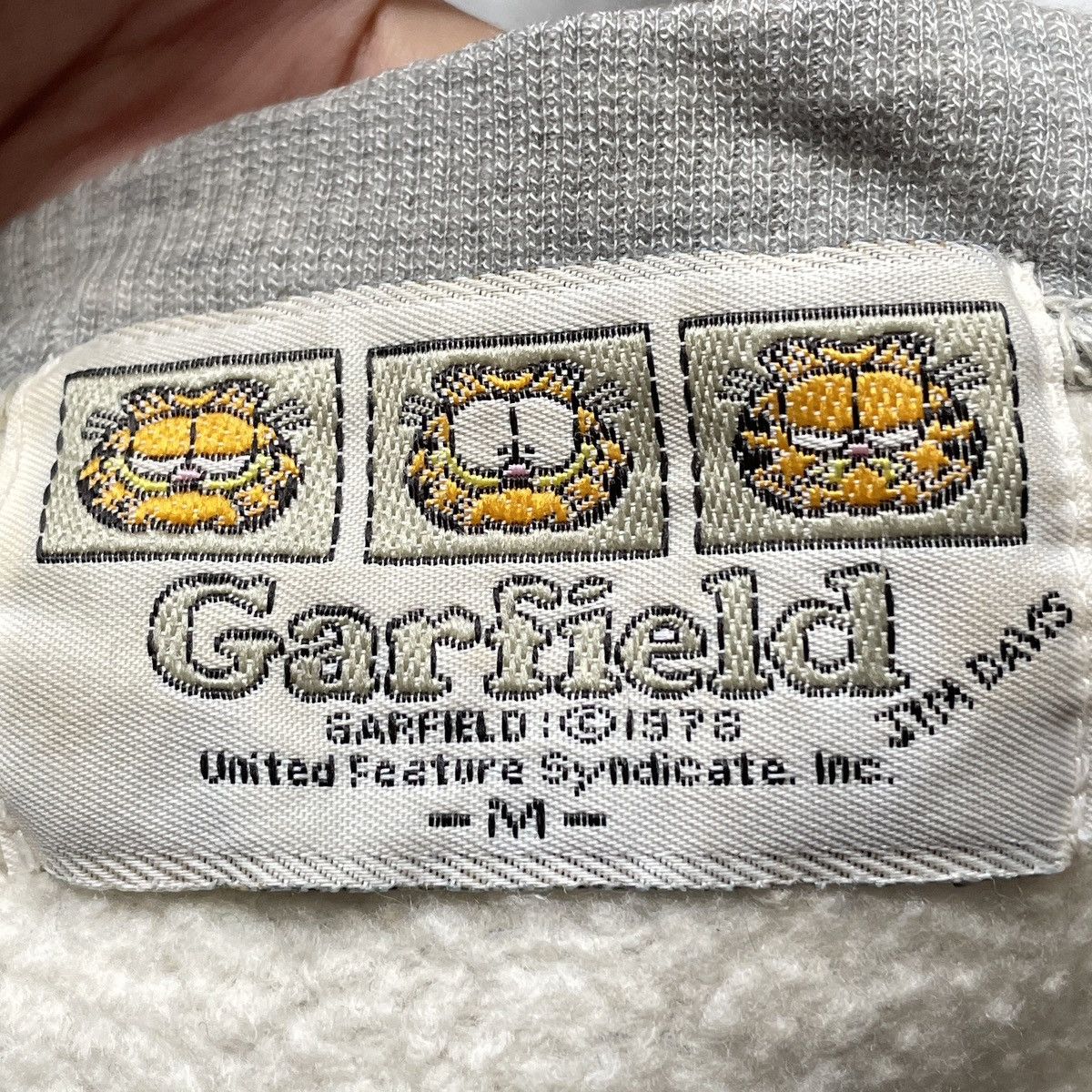 Vintage Vintage Cartoon Garfield Sweatshirt 1990s Size US M / EU 48-50 / 2 - 9 Thumbnail