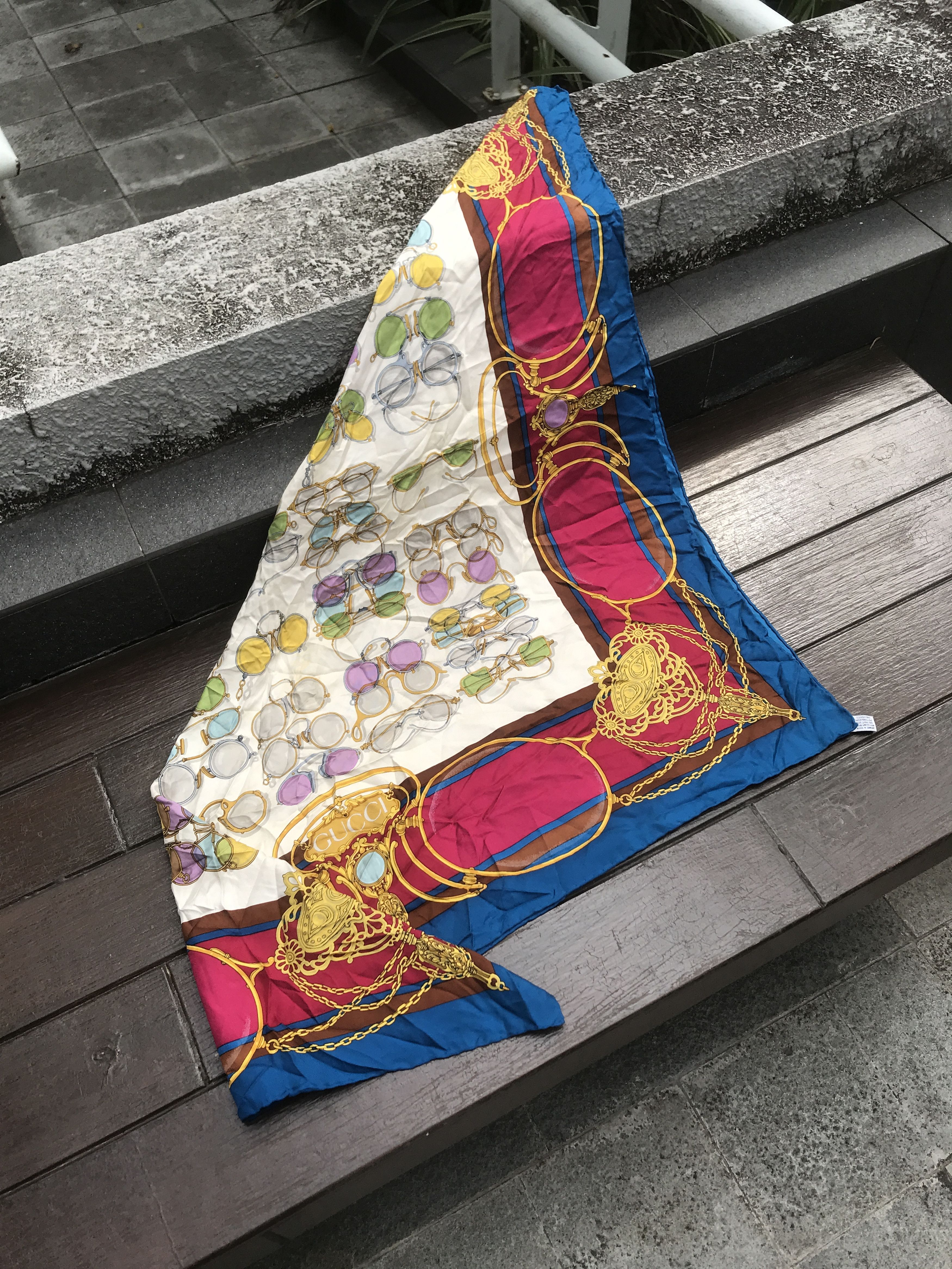 Gucci 💥 RARE 💥 Gucci 90's sunglass print silk scarf Size ONE SIZE - 6 Thumbnail