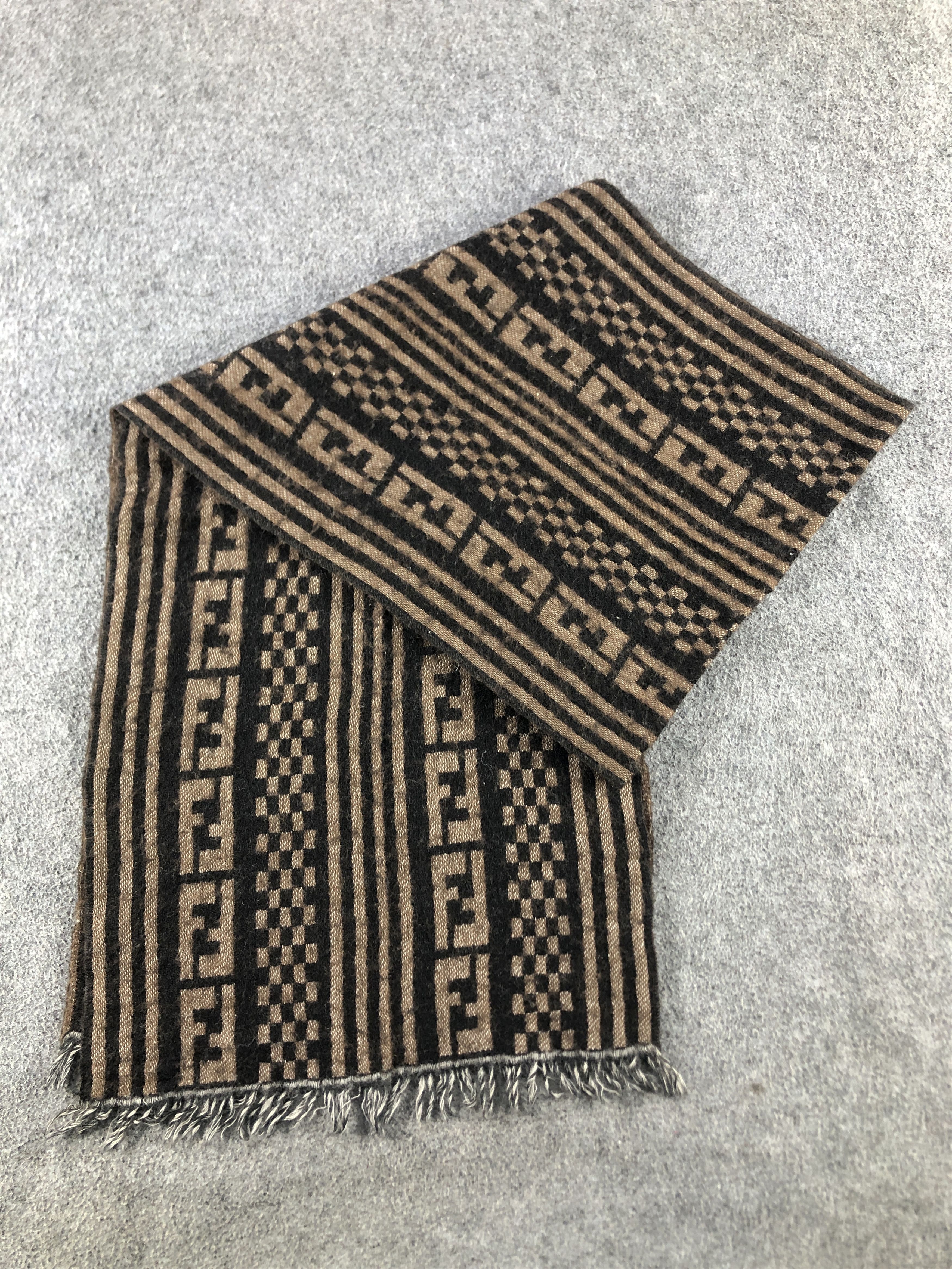 Fendi Fendi Scarf / Muffler / Neckwear P879 Size ONE SIZE - 4 Thumbnail