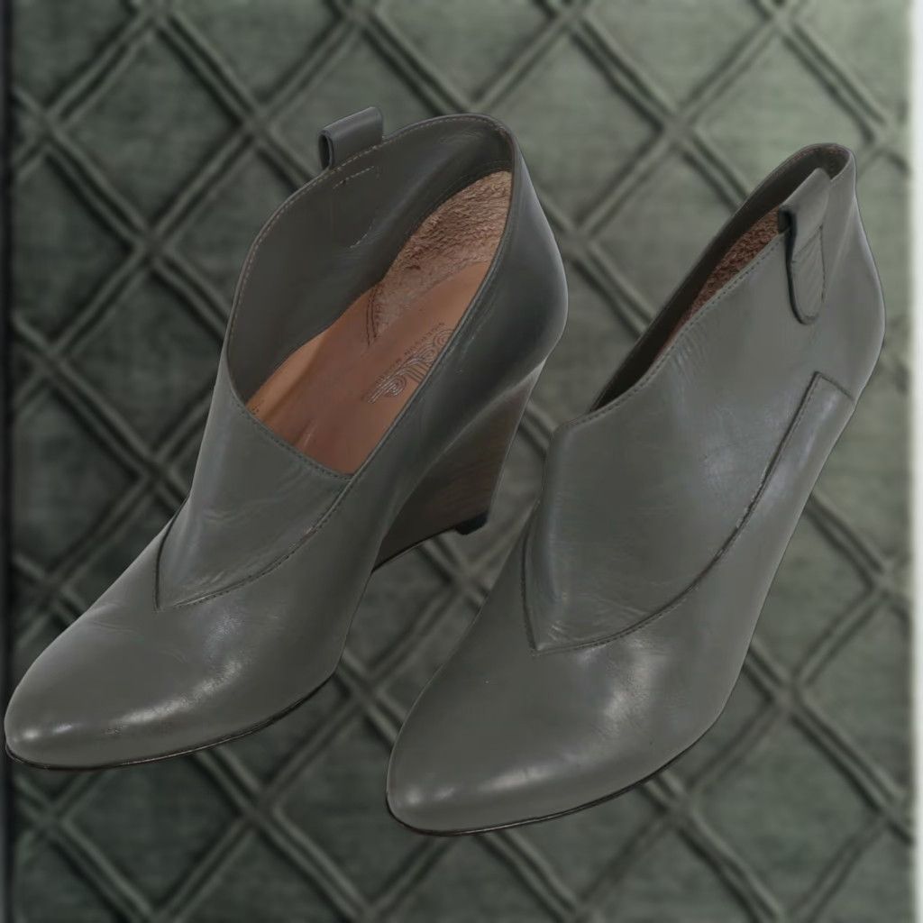 Belle Sigerson Morrison Ankle Boots 5.5B Finley Gray Leather Wedge Asymmetrical