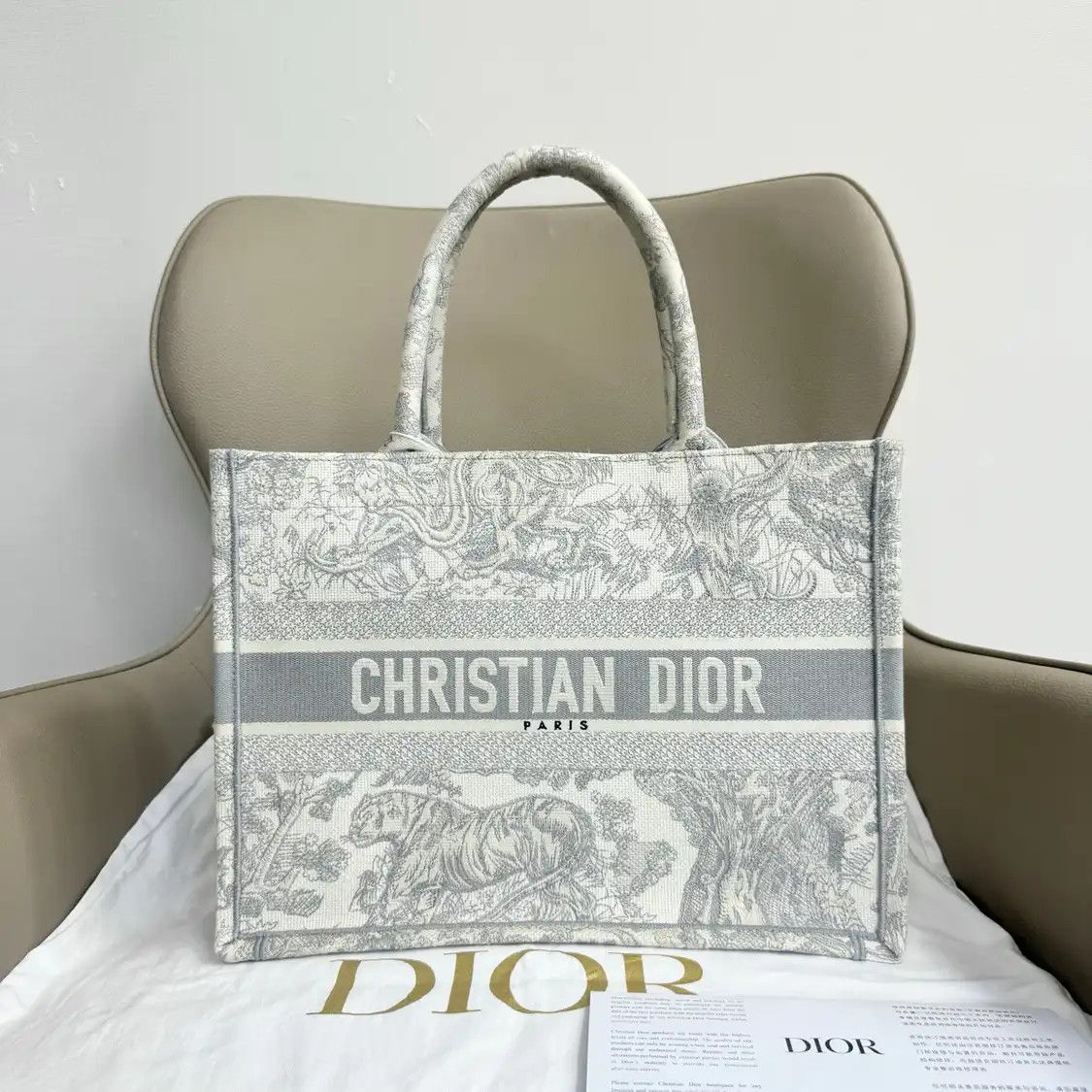 Dior DIOR Book Tote Medium grey canvas embroidery jacquard handbag Size ONE SIZE - 1 Thumbnail