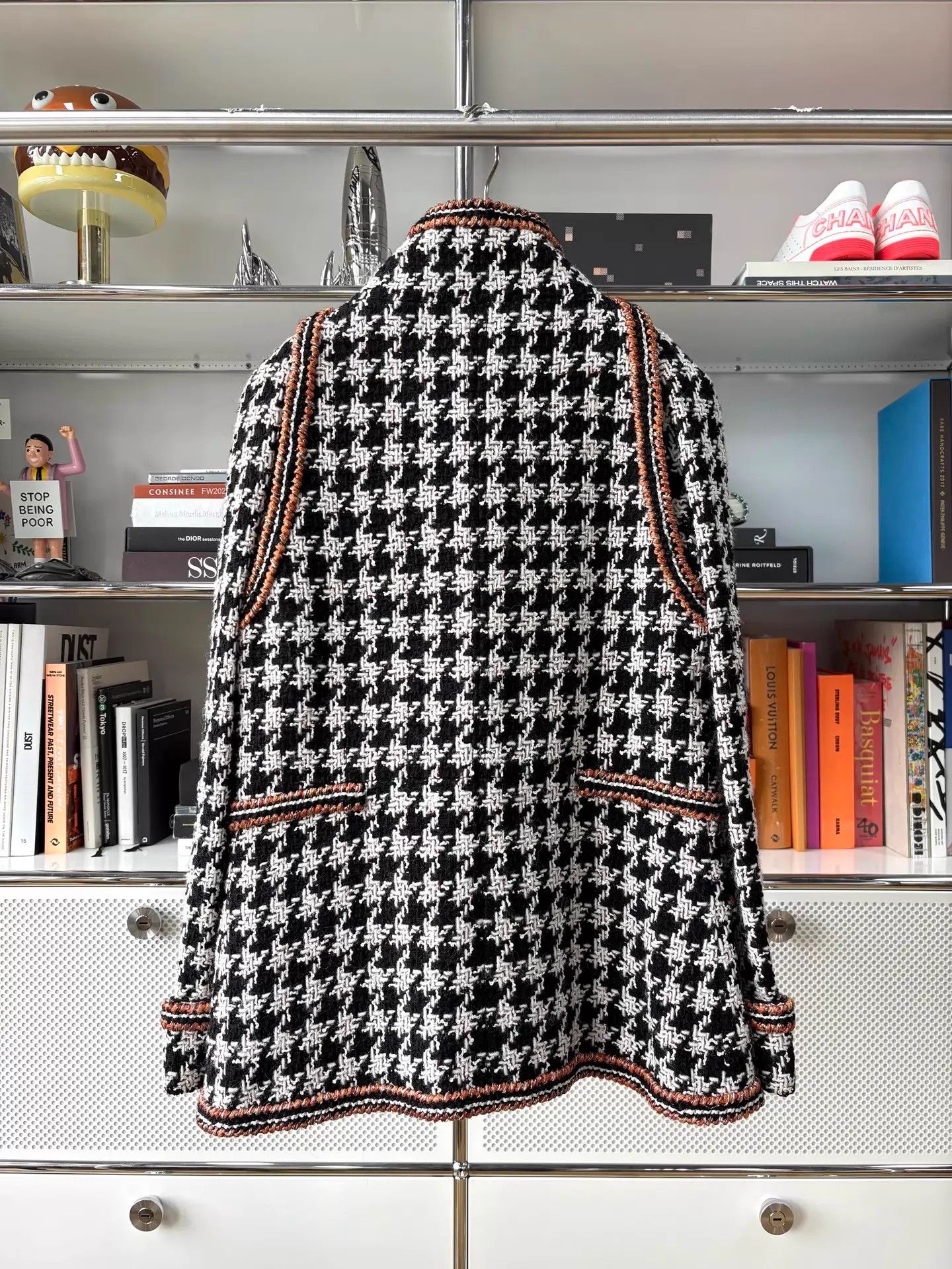 Chanel Chanel 17 houndstooth tweed jacket 36 near new Size XS / US 0-2 / IT 36-38 - 4 Thumbnail