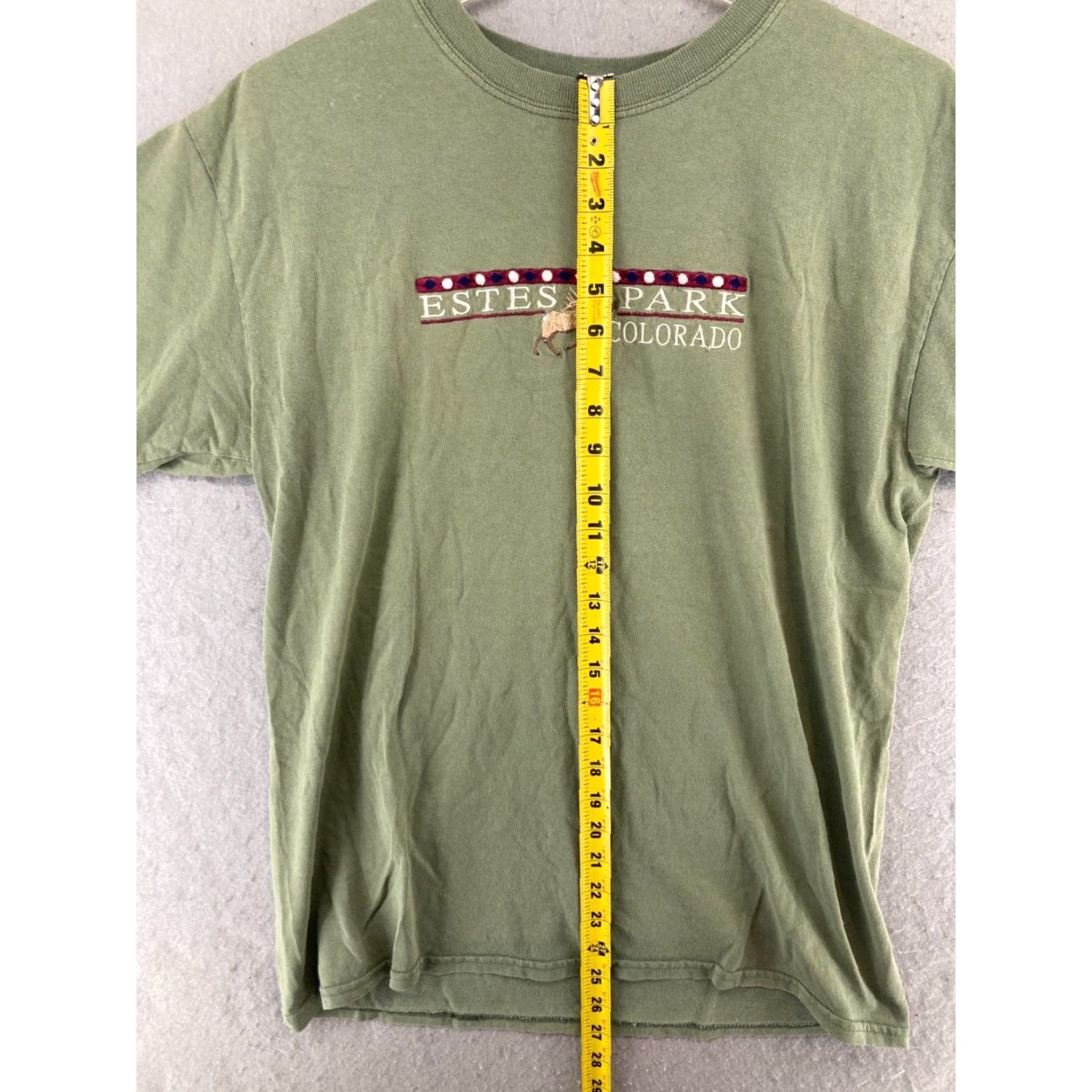 Gildan Estes Park Colorado Mens TShirt M Green Cotton Knit Logo Embroidered Crew Neck Short Sleeve Outdoor Shirt Mens Size US M / EU 48-50 / 2 - 3 Thumbnail