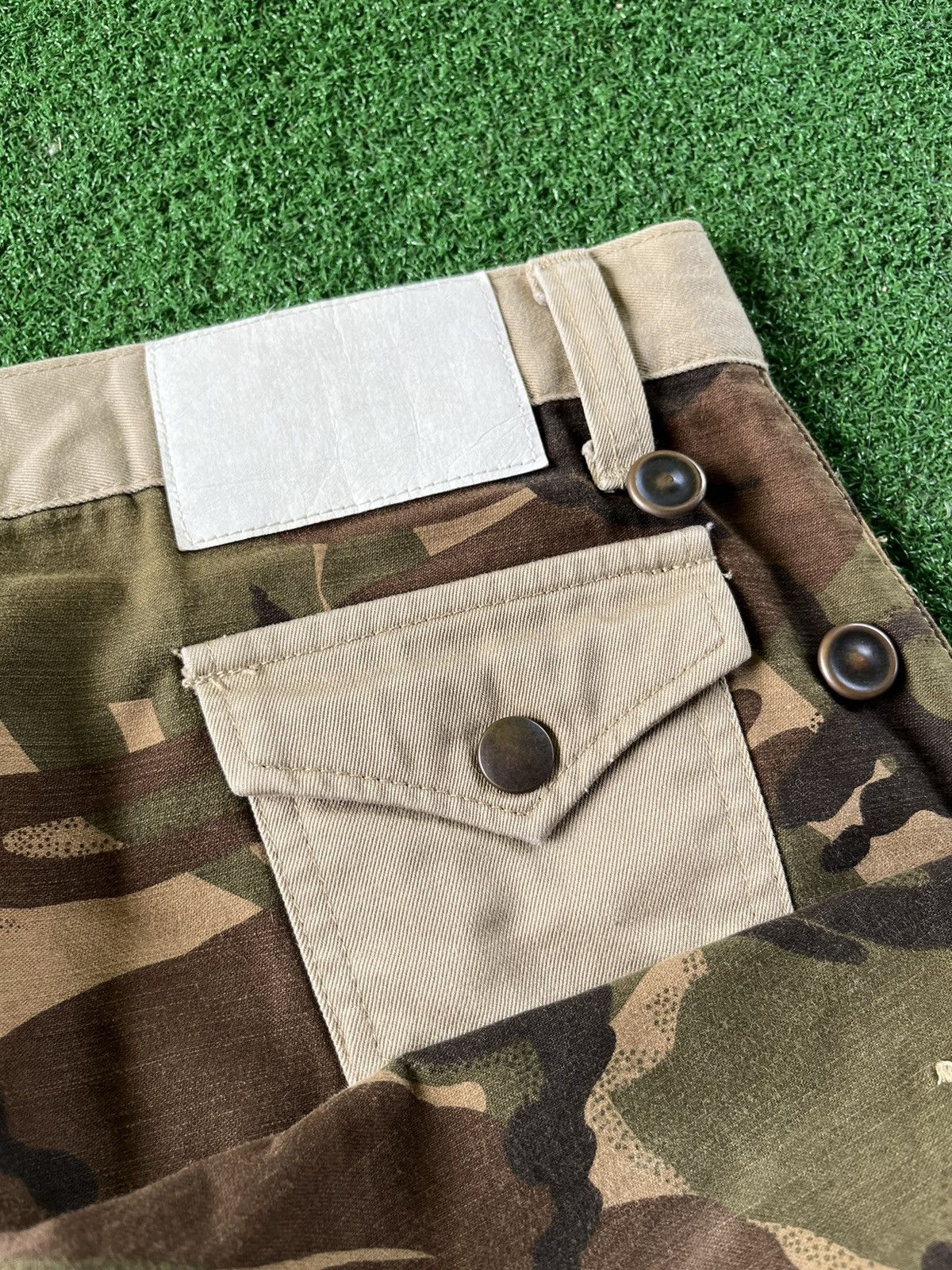 Japanese Brand RARE Mad Punk Monkey Pants Camo Khakis Pants By Beans Size US 31 - 13 Thumbnail