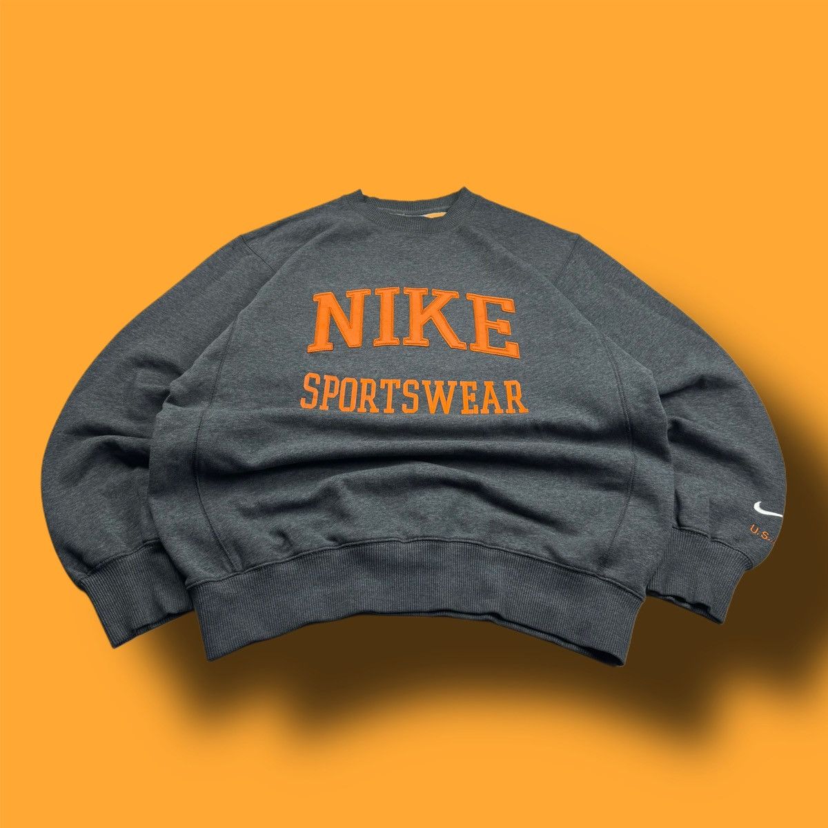 Nike × Vintage NIKE VINTAGE CENTER LOGO OVERSIZE BOXY SWEATSHIRT Size US L / EU 52-54 / 3 - 1 Thumbnail