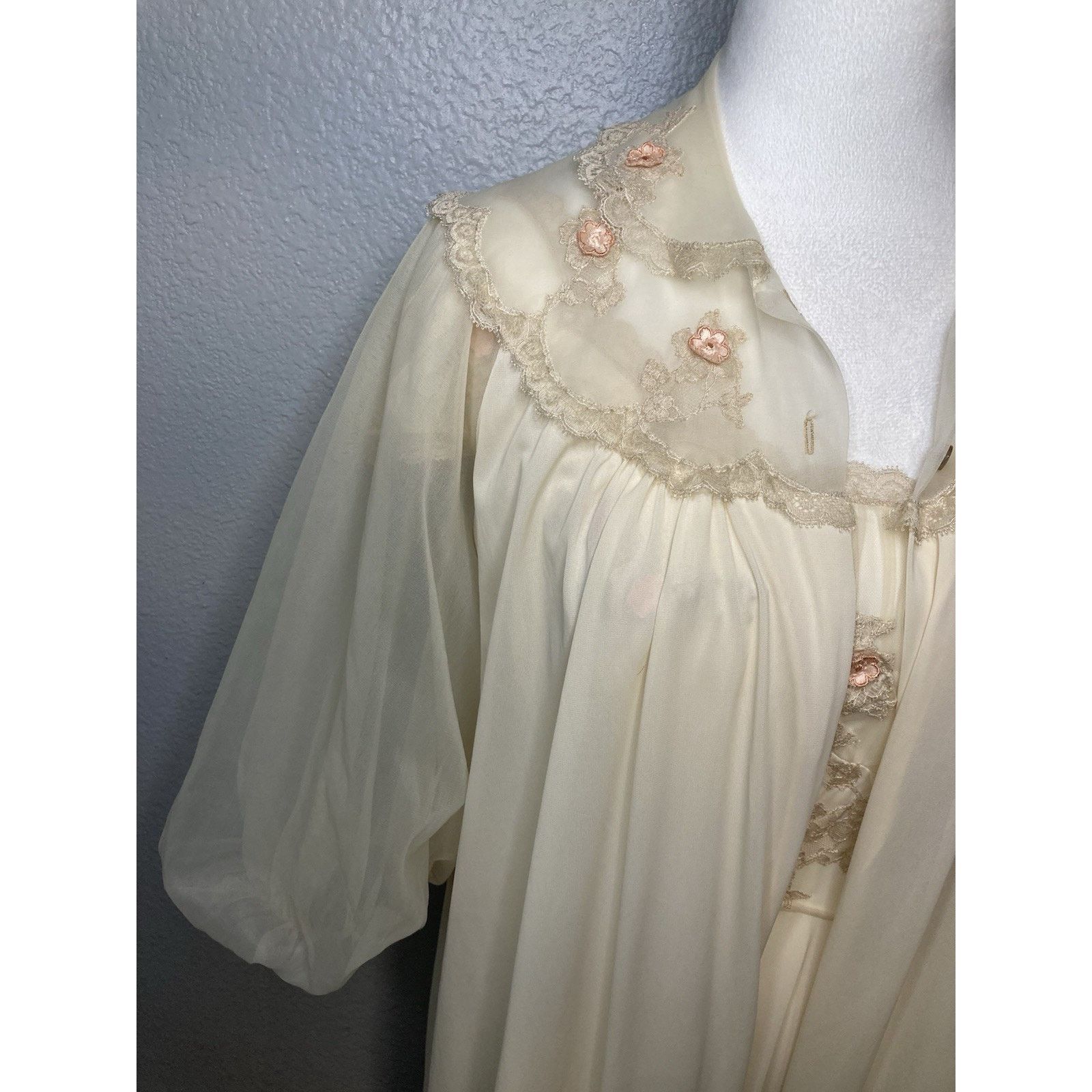 Vintage 40s/50s Artemis Nightgown Robe 32 Peignoir Lace Lingerie Size XS / US 0-2 / IT 36-38 - 14 Thumbnail