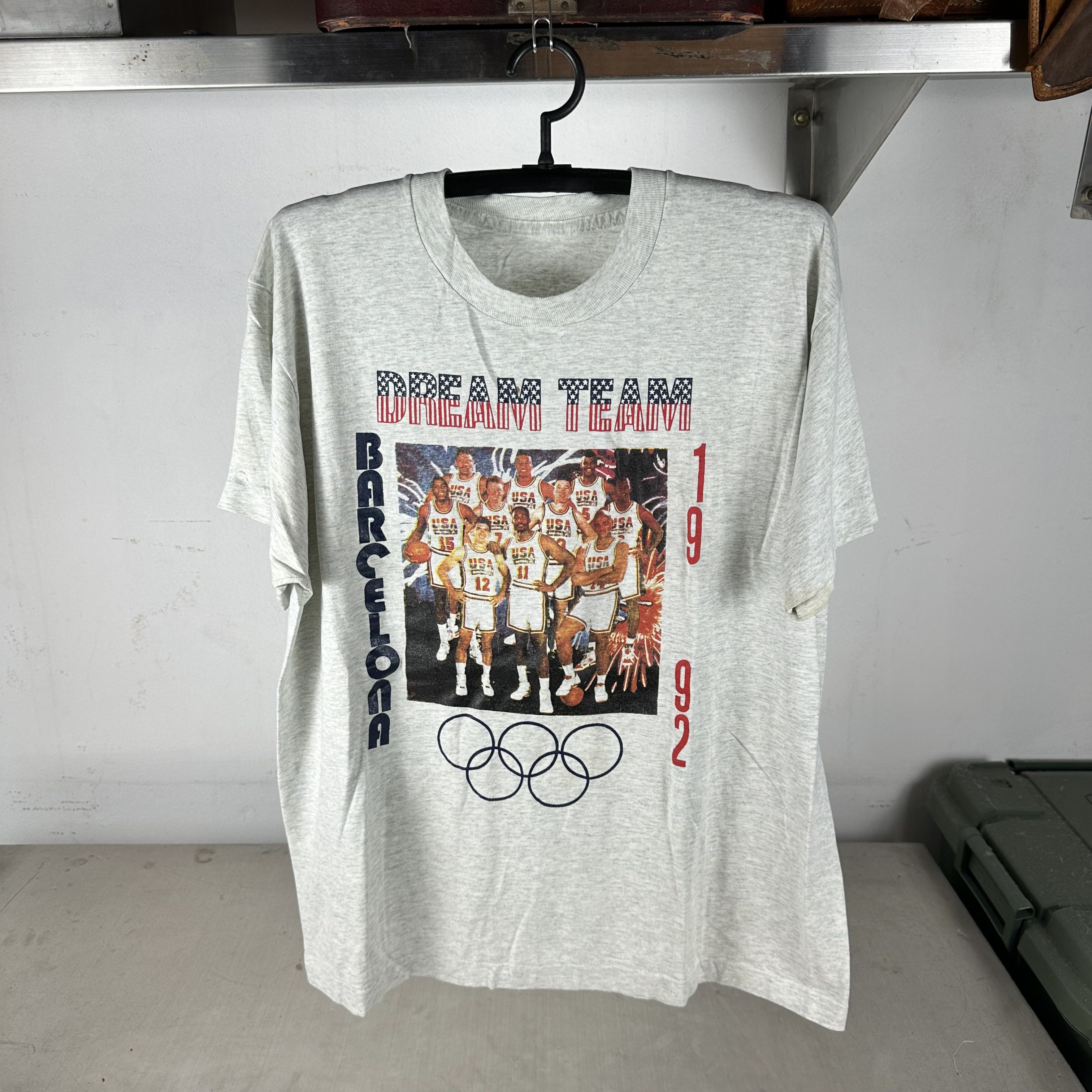 Vintage 1992 USA Dream Team Olympics Basketball Squad Photo Tee Size US XL / EU 56 / 4 - 1 Thumbnail