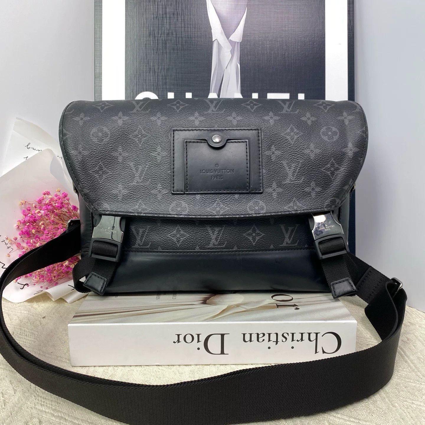 Louis Vuitton Pre-loved Bag Very good condition Size ONE SIZE - 1 Thumbnail