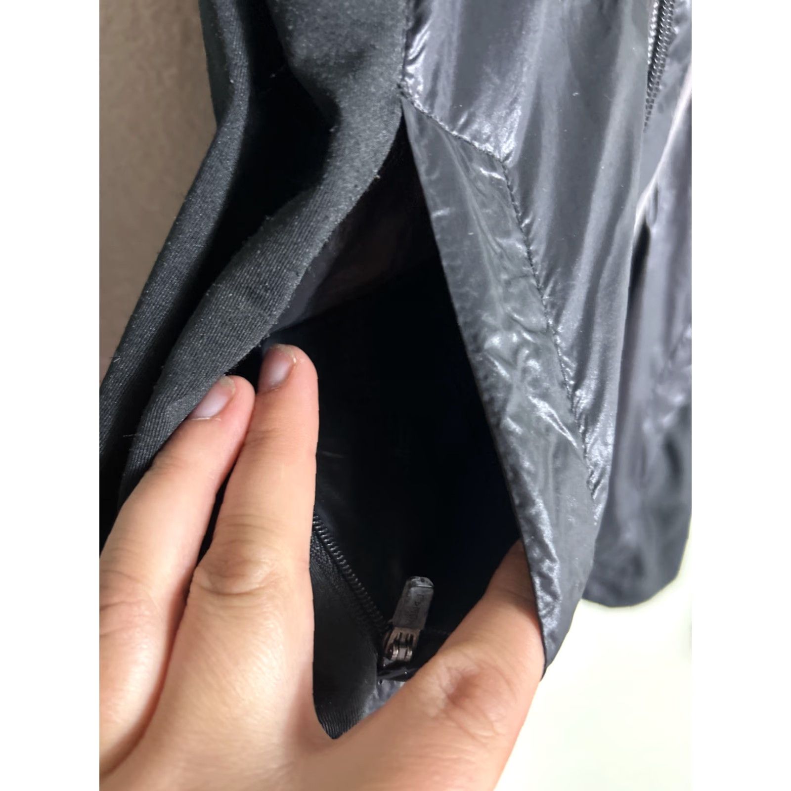 Athleta Athleta Womens Jacket Small Black Full Zip Lightweight Reflective Windbreaker Size S / US 4 / IT 40 - 6 Thumbnail