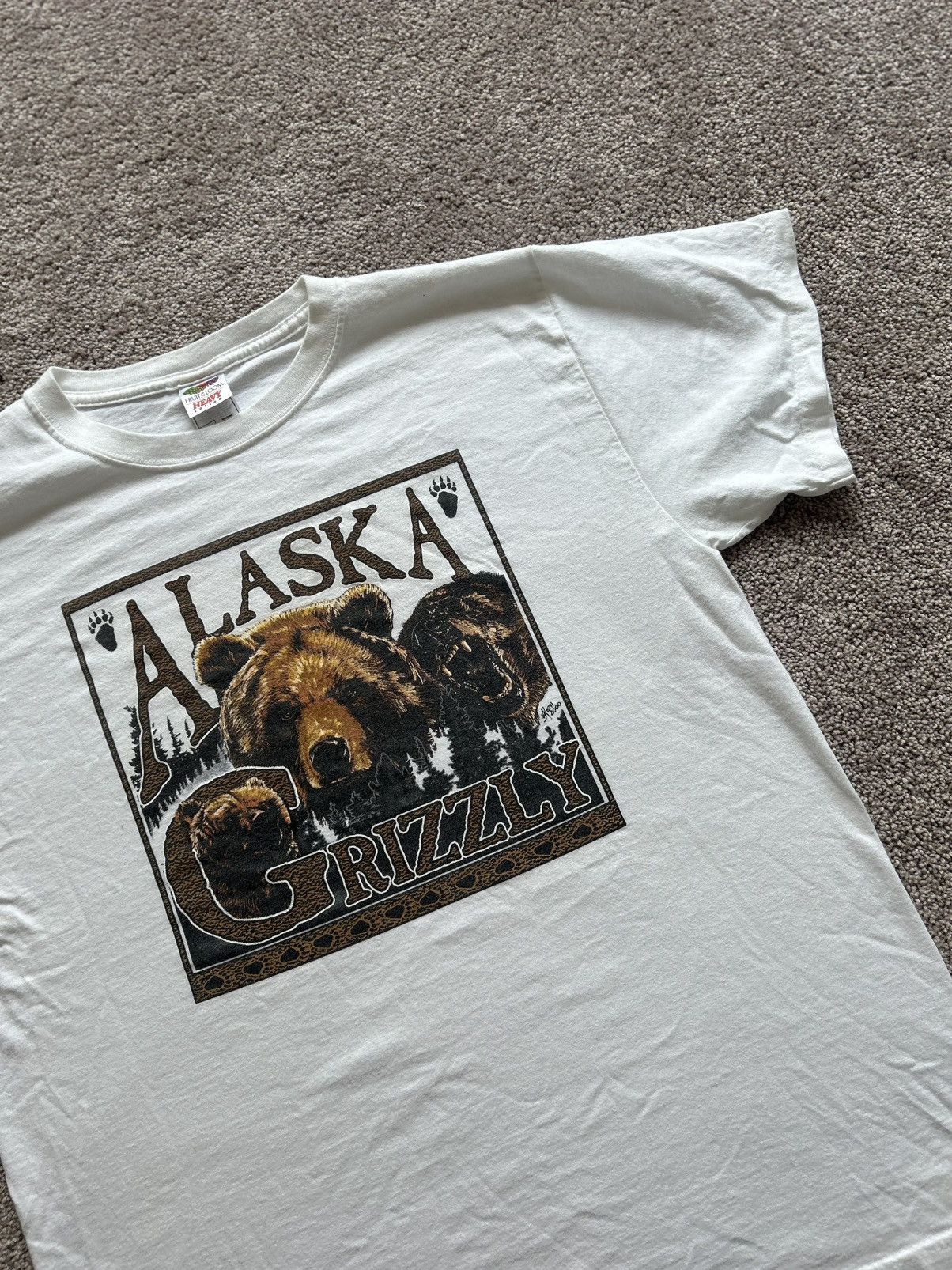 Fruit Of The Loom Vintage 2000 Alaska Grizzly Bear Graphic T-Shirt Size US L / EU 52-54 / 3 - 2 Thumbnail