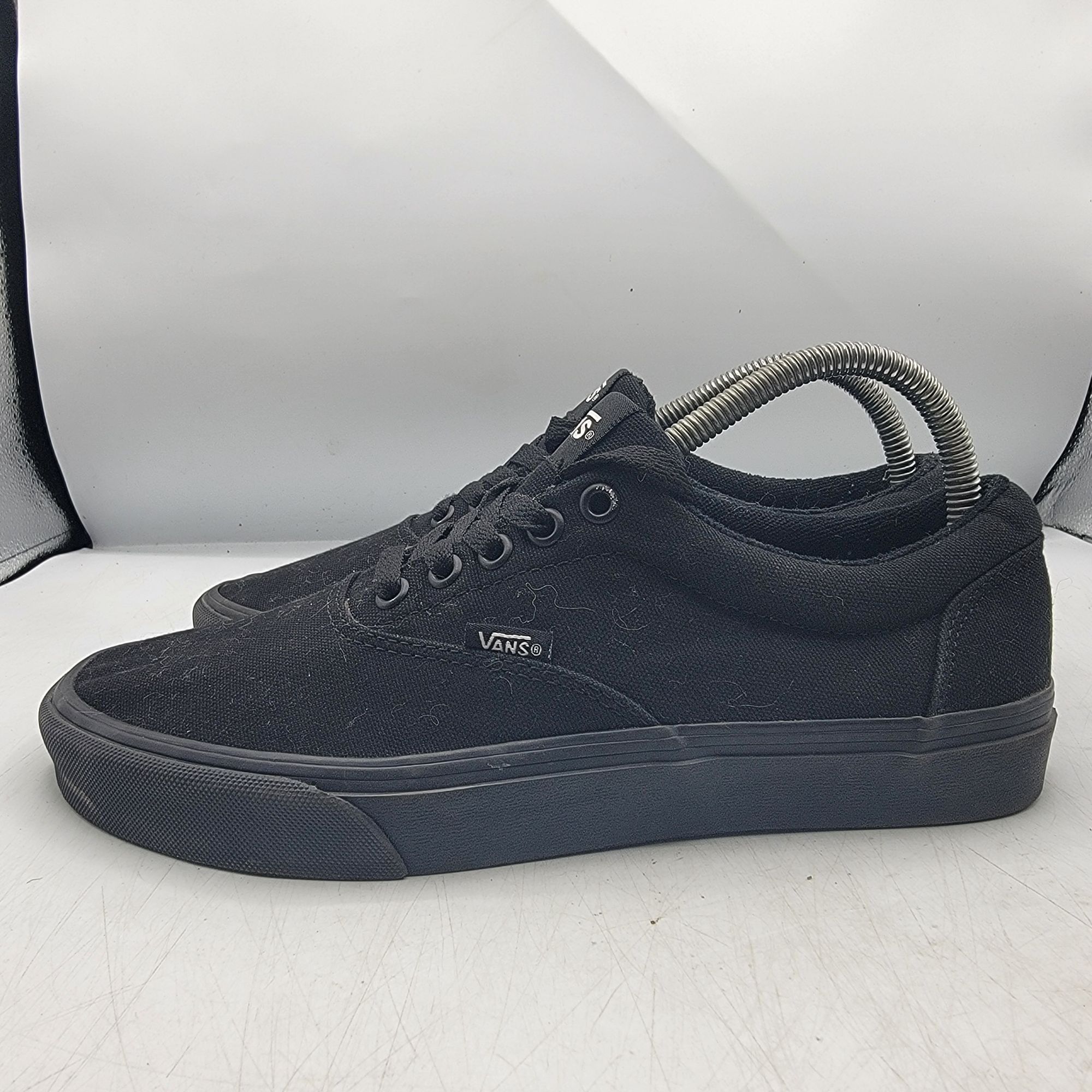 Vans Vans Doheny Mens 8 Triple Black Sneaker Shoes Skateboarding Size US 8 / EU 41 - 12 Thumbnail