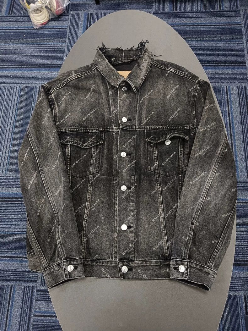Balenciaga Balenciaga Logo Print Denim Jacket - dmc Size US S / EU 44-46 / 1 - 1 Thumbnail