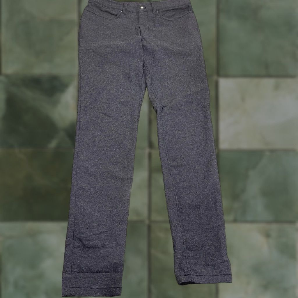 Lululemon Lululemon Pants Men 32 x 33 Slim Heathered Deep Navy Canvas Chino EUC Slimming Logo Casual Everyday Size US 32 / EU 48 - 1 Thumbnail