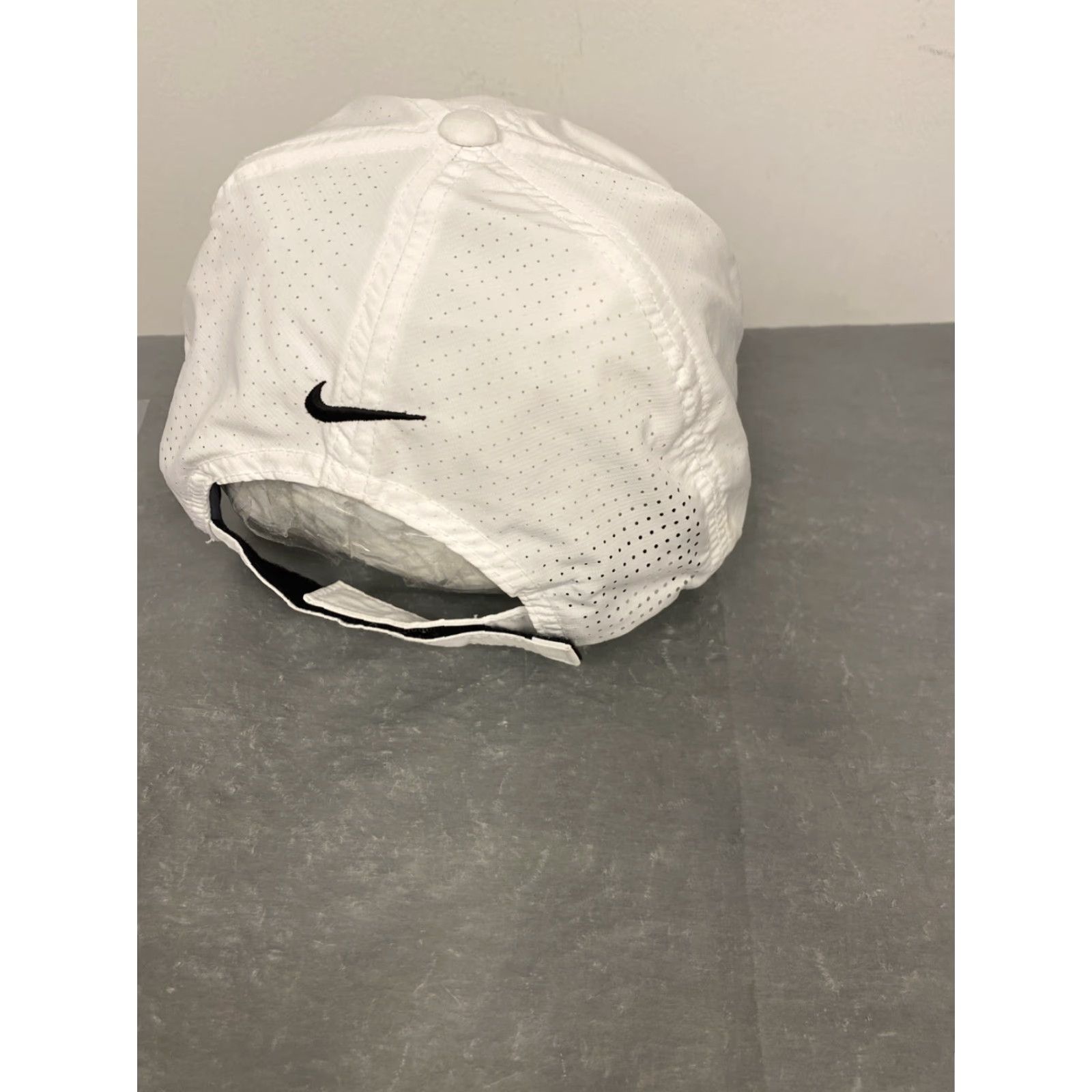 Nike Nike Hat Men’s Baseball Cap Adjustable Golf Swoosh Heritage/905 White One Size Classic 90s Streetwear Casual Sportswear Logo Cap Size ONE SIZE - 4 Thumbnail