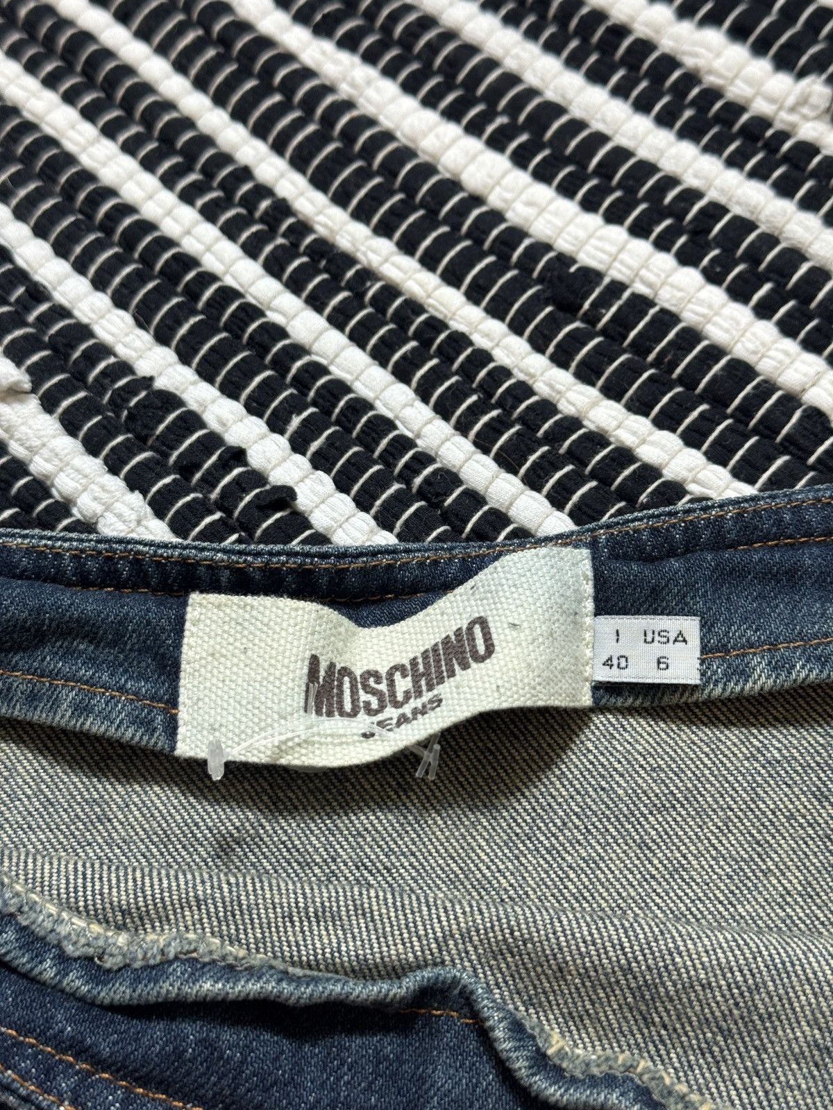 Moschino VINTAGE MOSCHINO 2000s STAR MIDI DENIM SKIRT Size 28" / US 6 / IT 42 - 4 Thumbnail