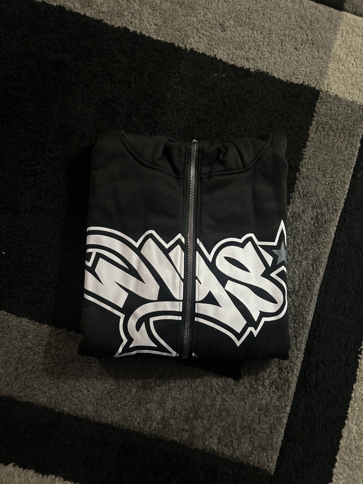 Vintage Black Y2K hoodie Size US L / EU 52-54 / 3 - 1 Thumbnail