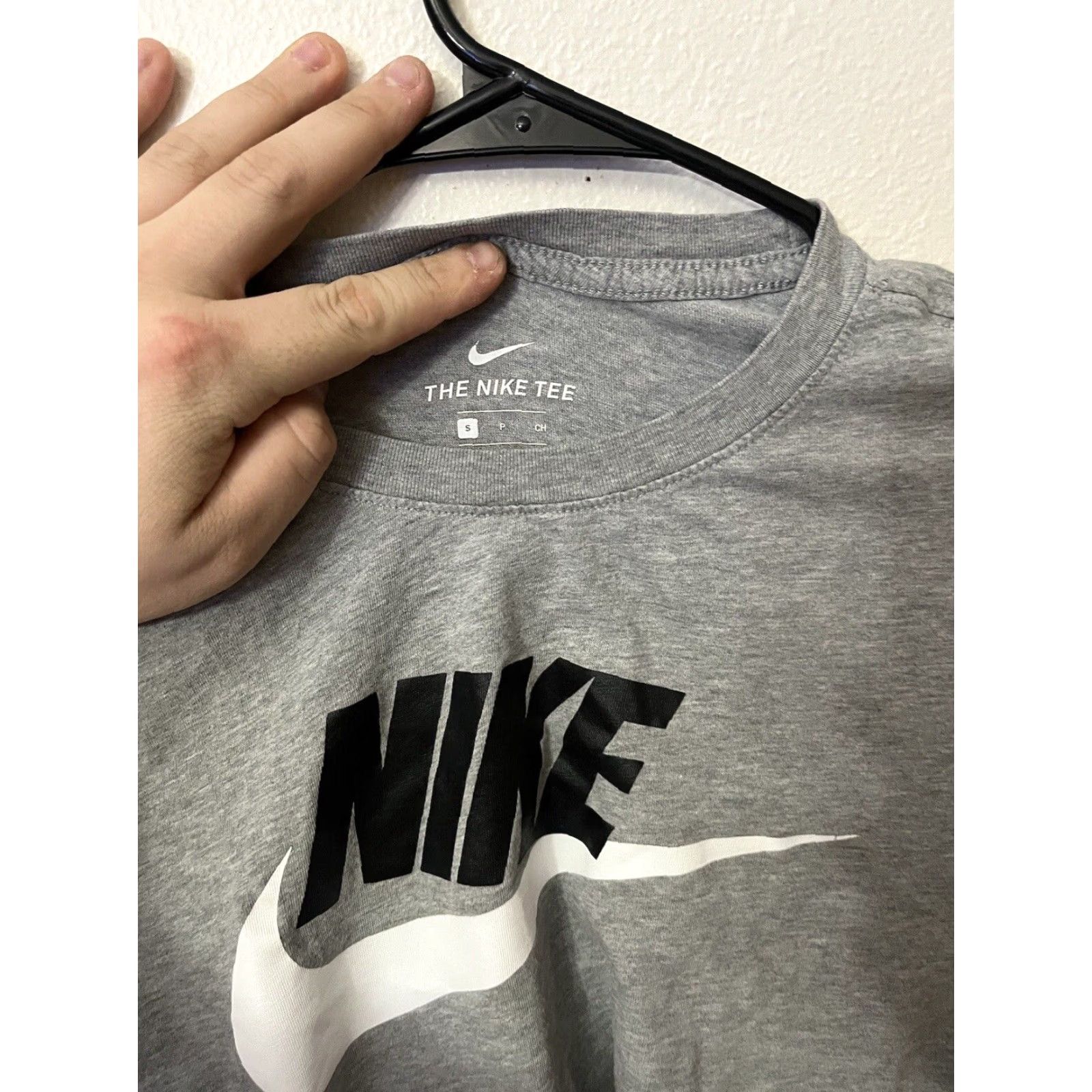 Nike Nike Dri-FIT Tee T-Shirt Nike Solid Gray Small Adult Short Sleeve Crewneck Logo Big Brand Men Cotton Polyester Nike Logo Shirt Size US S / EU 44-46 / 1 - 3 Thumbnail