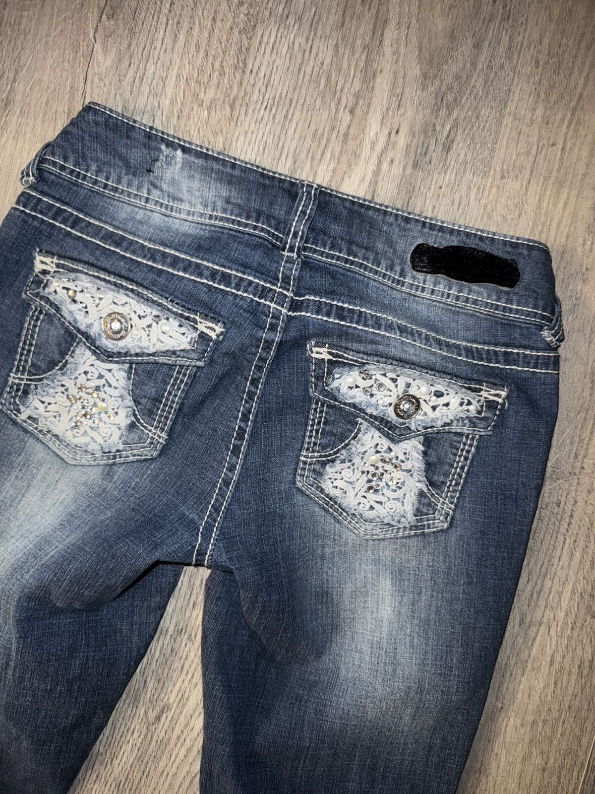 Other WALLFLOWER Early 2000’s Y2K Low-waisted, straight blue jeans Size 26" / US 2 / IT 38 - 13 Thumbnail
