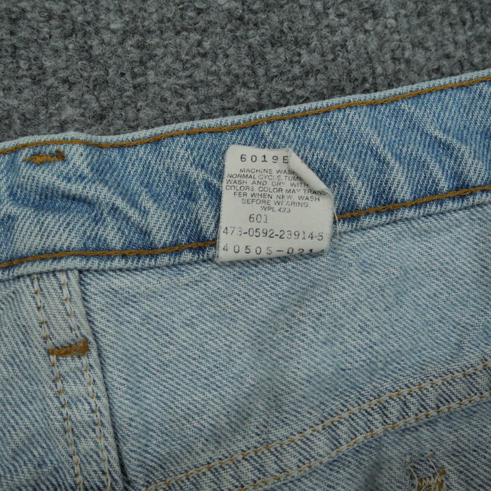 Levi's VINTAGE Levi's 505 Jeans Mens 42x34 Blue Denim Pant Regular Straight 90s Jeans 505 Levi's Mens Blue 90s Size US 40 / EU 56 - 5 Thumbnail