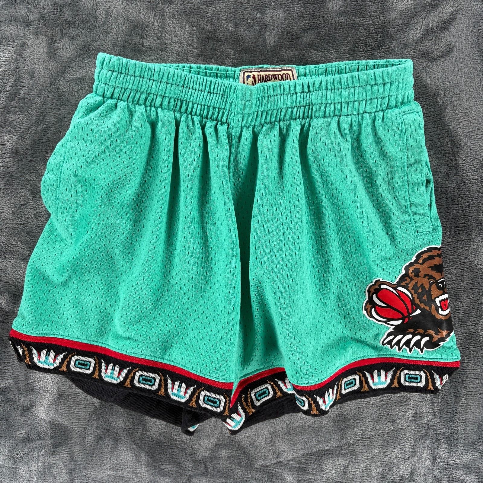 Mitchell & Ness Mitchell & Ness Vancouver Grizzlies Shorts Women S Vintage N Size 26" / US 2 / IT 38 - 13 Thumbnail