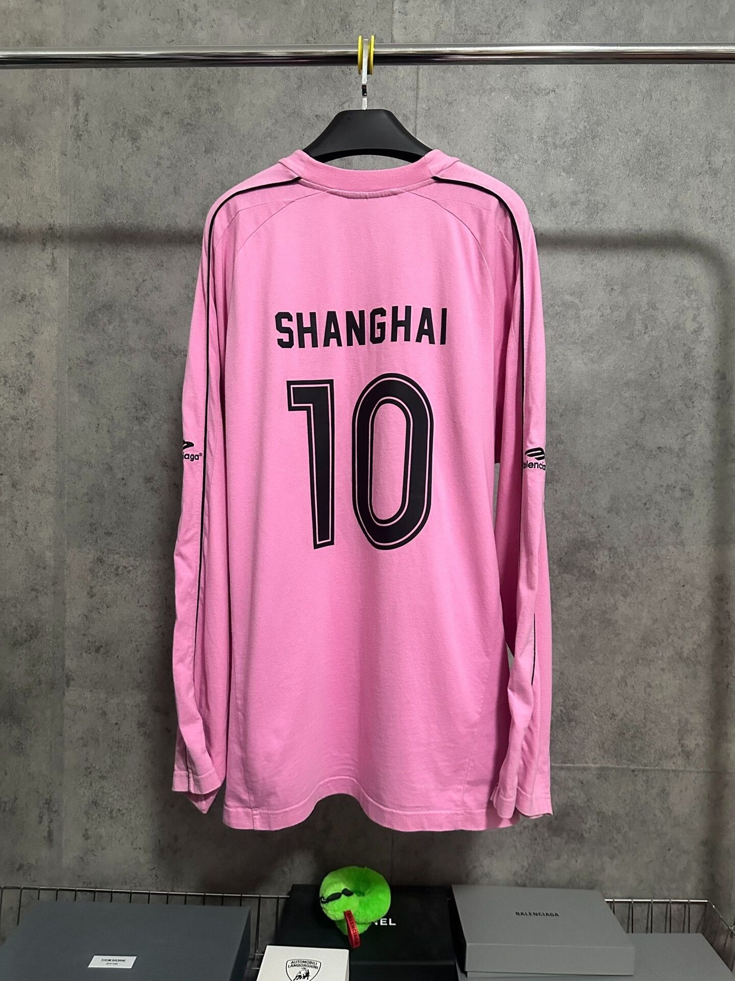 Balenciaga Balenciaga SS24 Manchester United Long Sleeve T-Shirt Size US S / EU 44-46 / 1 - 6 Thumbnail