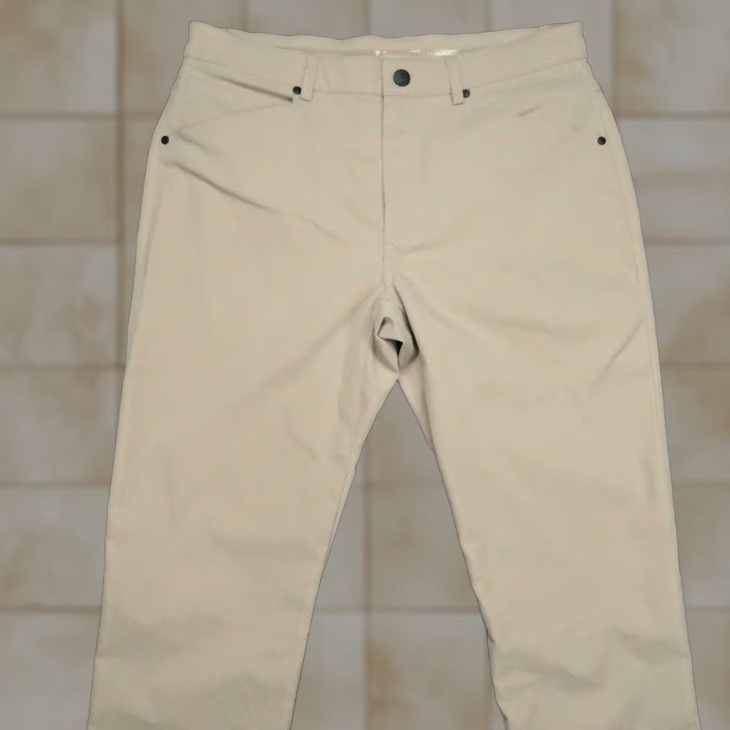 Vintage Myles Pants Mens 33x30 Khaki Tan Tour Performance Stretch Chino Zip Pocket Pants Casual Workwear 33 Beige Regular Mens Size US 33 - 1 Thumbnail