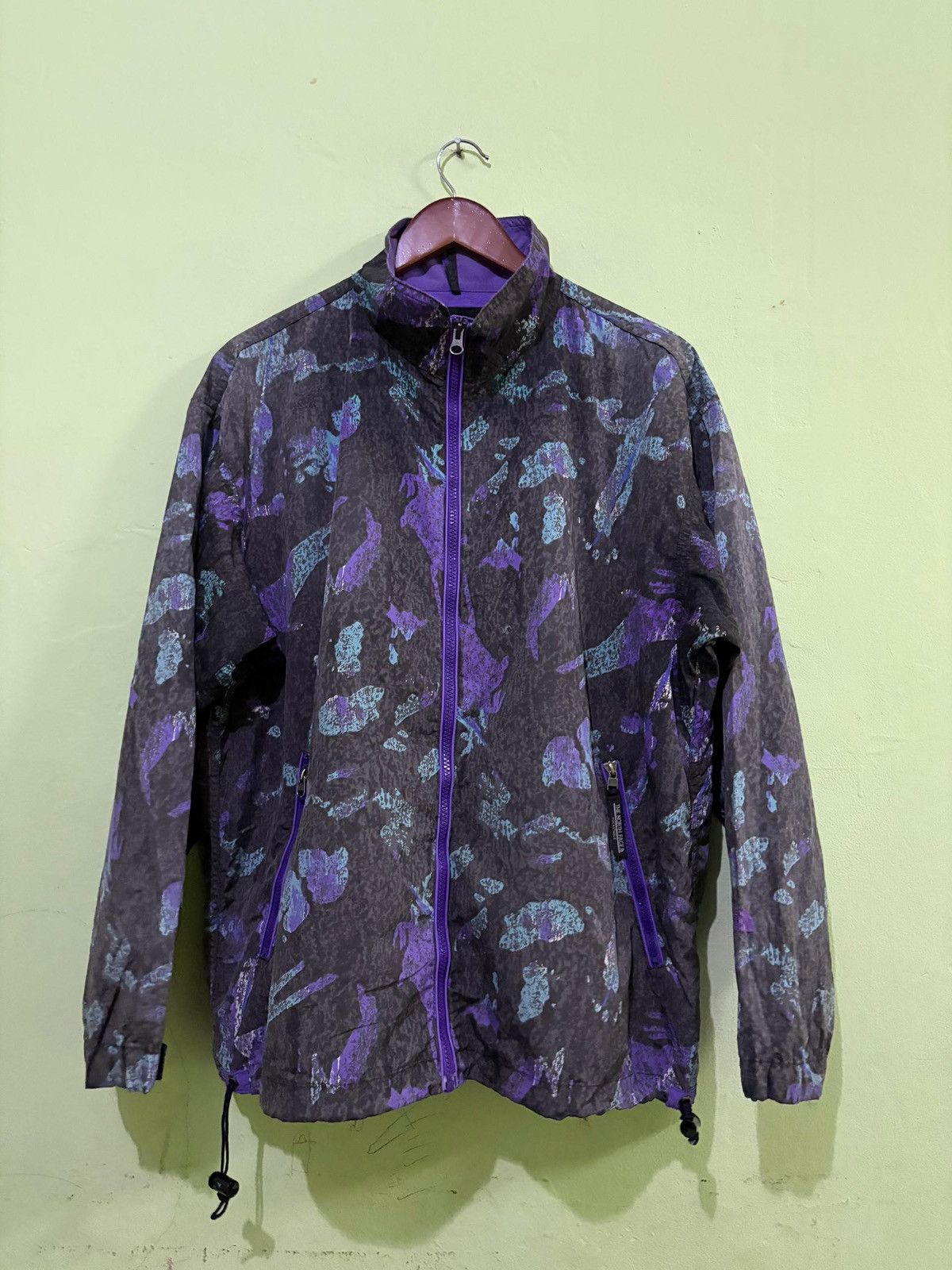 The North Face × Vintage VTG The North Face Light Jacket Abstract Art Design Size US M / EU 48-50 / 2 - 1 Thumbnail