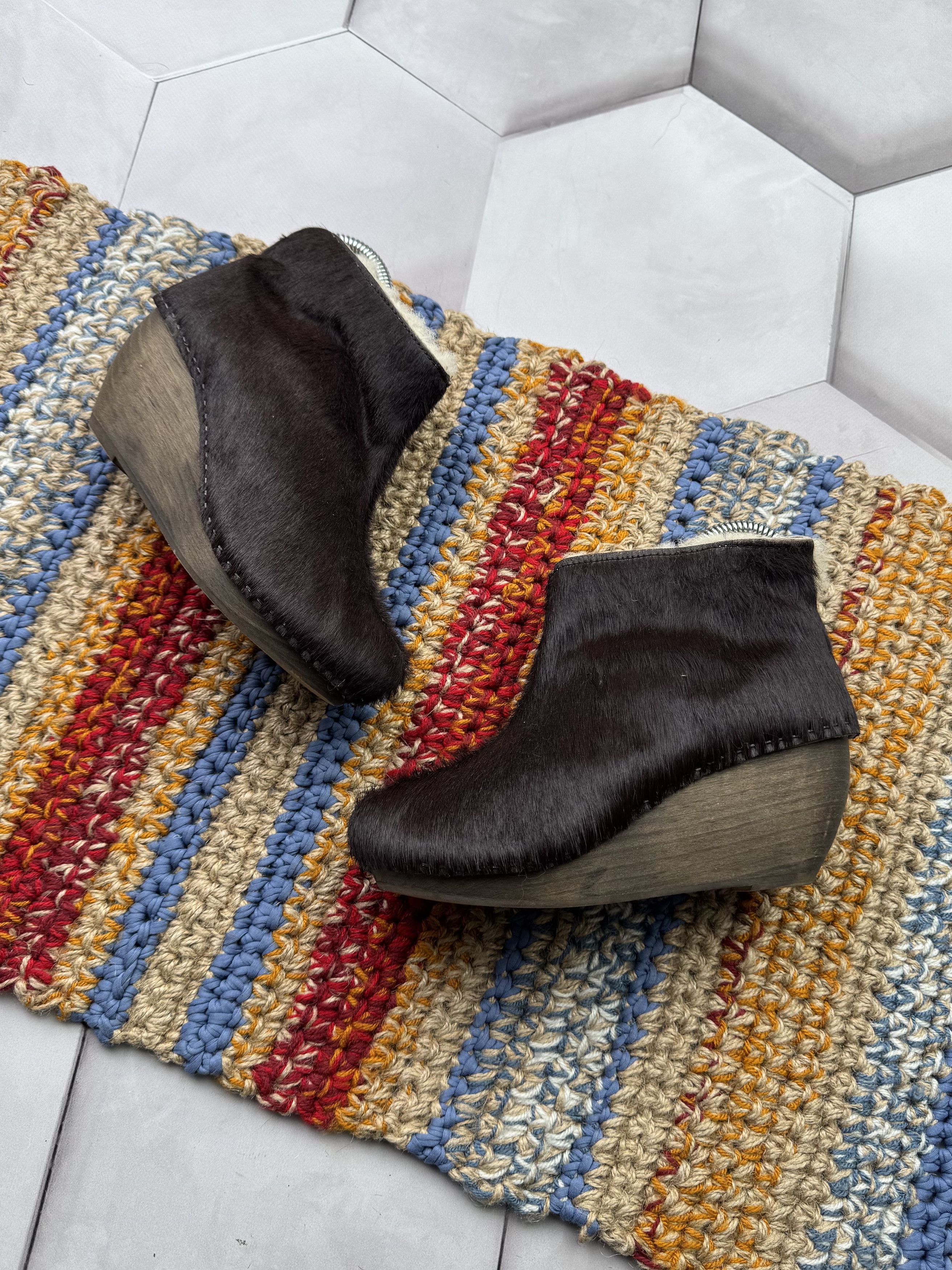 Vintage Vintage Real Fur Boots (E4) Size US 6 / IT 36 - 1 Thumbnail