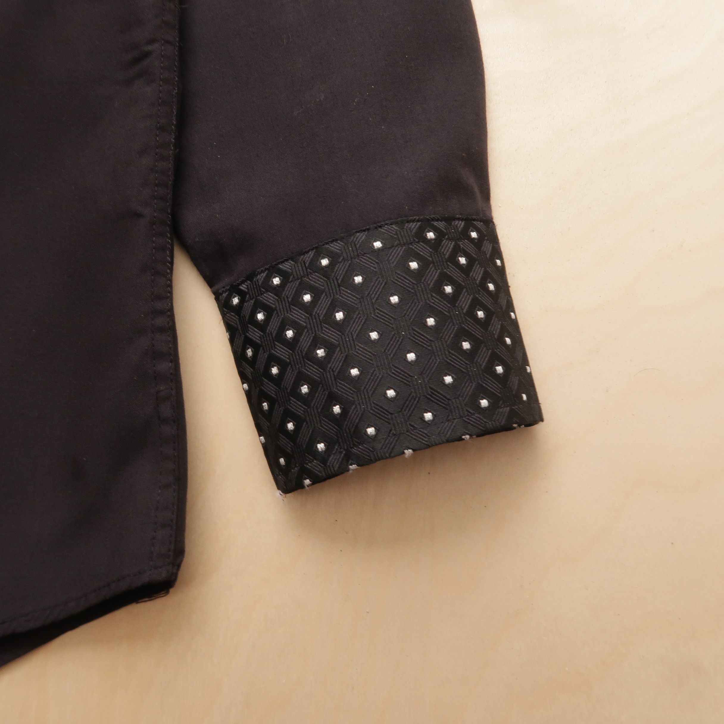 Giorgio Armani 1980s Giorgio Armani Psychedelic Dot Black Shirt Button Up Size US L / EU 52-54 / 3 - 9 Thumbnail