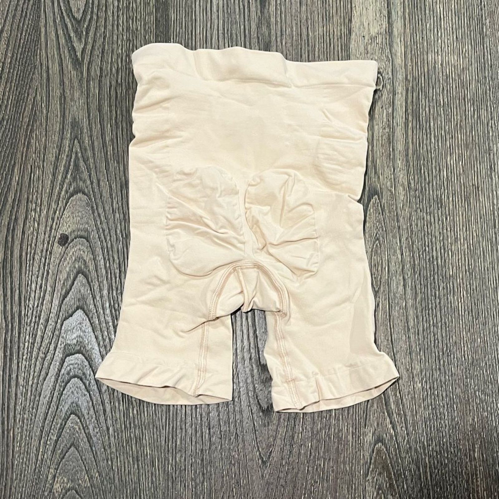 SKIMS NWOT Skims Shapewear Seamless Sculpt Knee Short Sand Size M Size ONE SIZE - 3 Thumbnail
