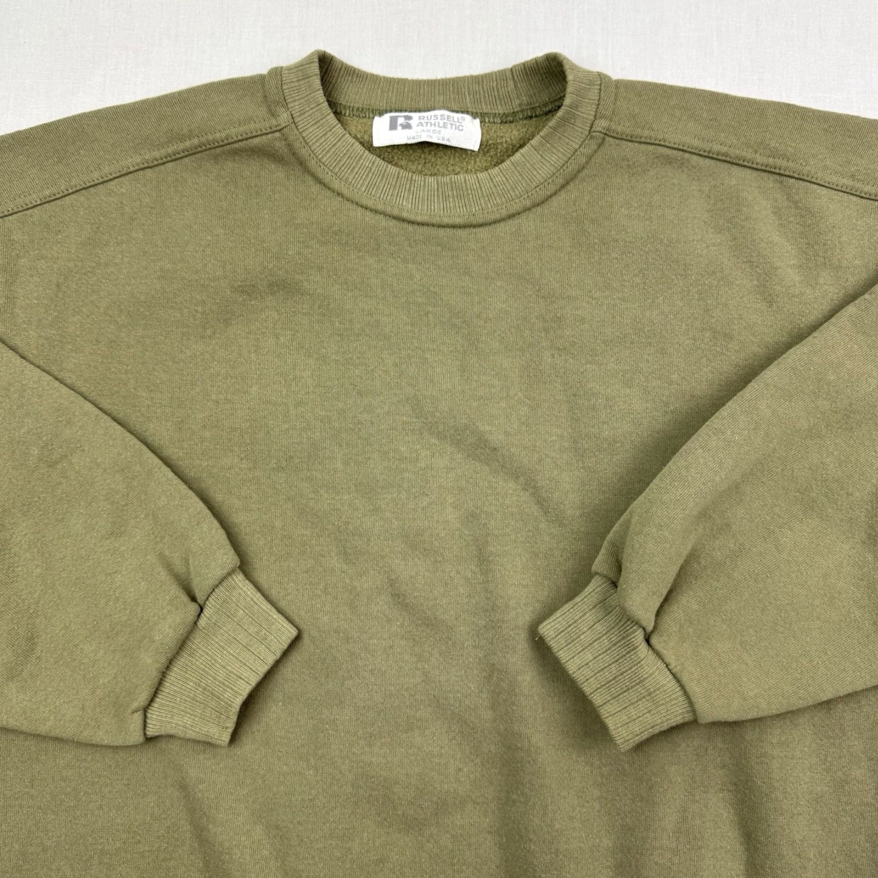 Olive VINTAGE Russell Athletic Sweatshirt Adult L Olive Green 80s 90s USA Mens Sweatshirt Pullover Crew Neck Long Sleeve Solid Polyester Cotton Size US L / EU 52-54 / 3 - 2 Thumbnail