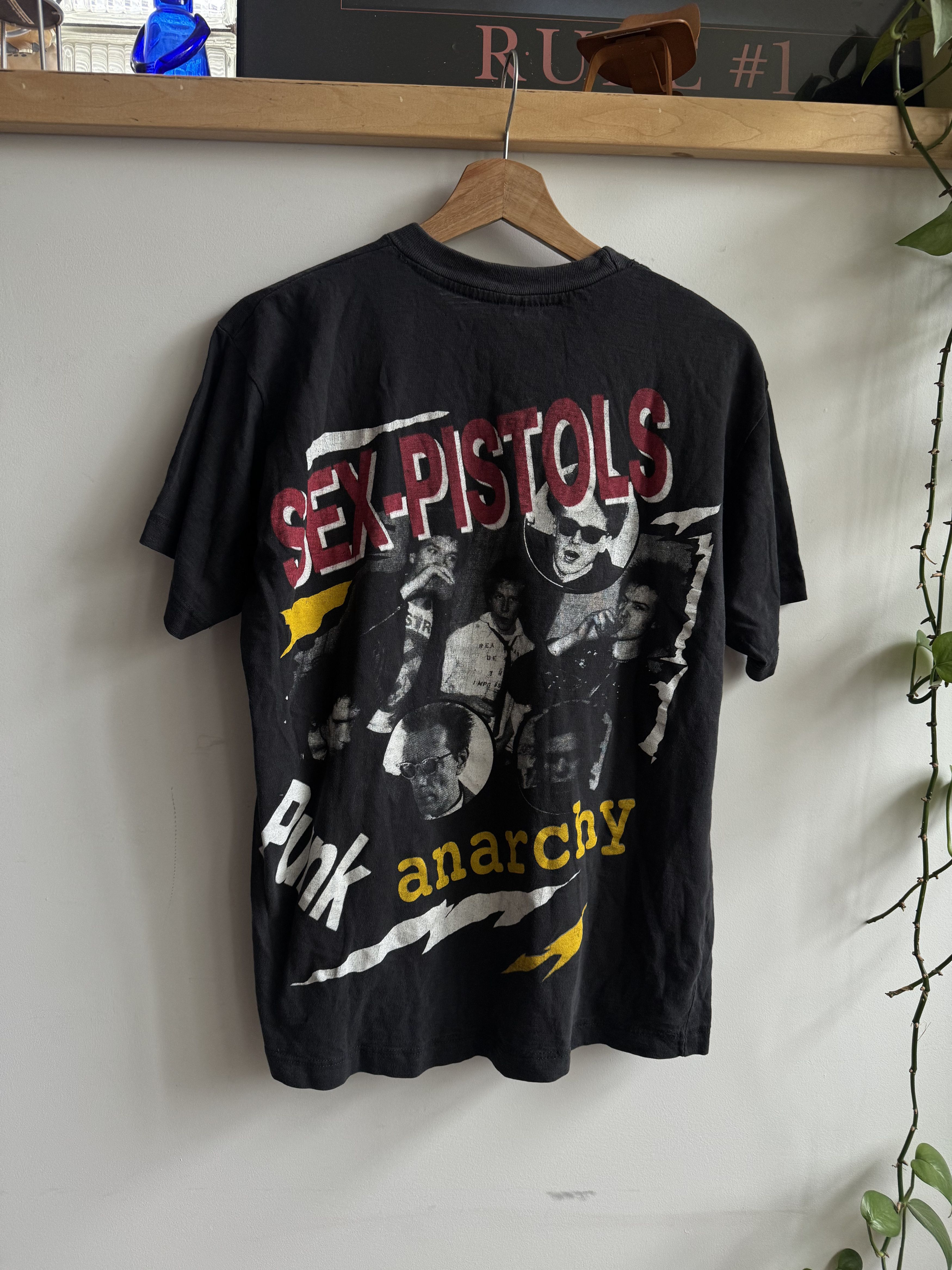 Vintage 90/00s Bootleg Sex Pistols AOP T shirt SIze S/M Size US S / EU 44-46 / 1 - 2 Thumbnail