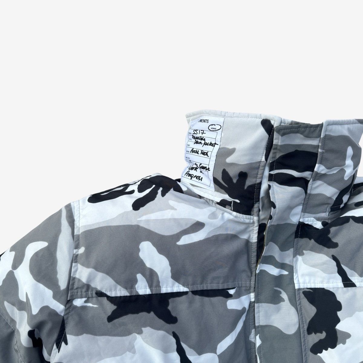 Canada Goose × Vetements *RARE* Vetements x Canada Goose SS17 Reversibel Camo Coat Size US L / EU 52-54 / 3 - 7 Thumbnail