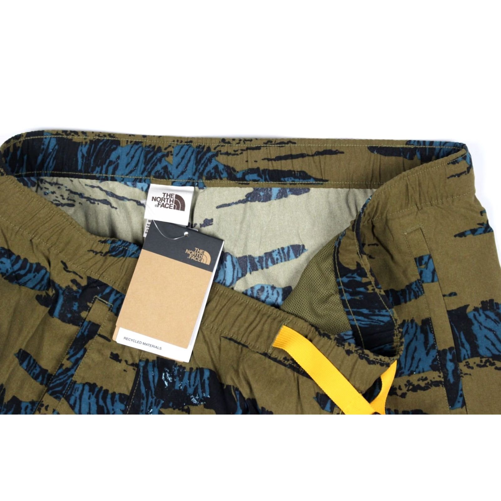 The North Face The North Face Men's Classic Belted Cargo Shorts XXL Regular Military Olive Camo Size US 39 - 5 Thumbnail