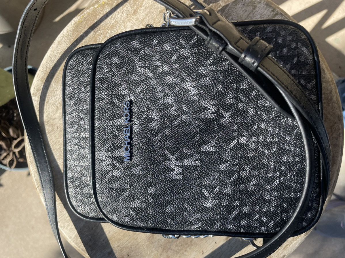Michael Kors Michael Kors Jet Set Travel Medium Logo Crossbody Size ONE SIZE - 2 Thumbnail
