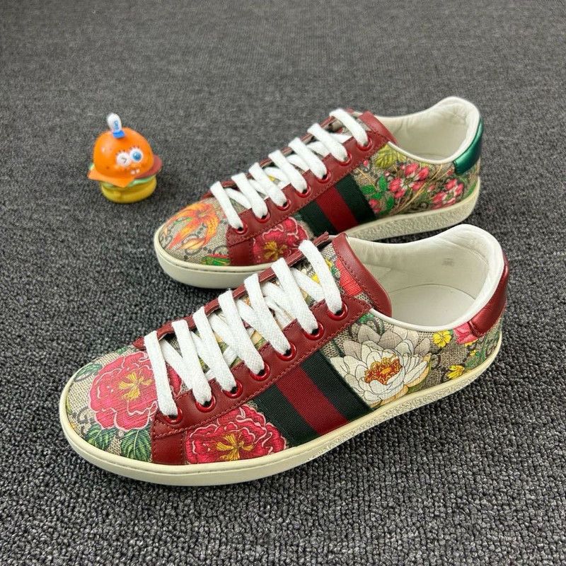 Gucci Gucci ACE Floral Sneakers for Women 0079 Size US 5 / IT 35 - 1 Thumbnail