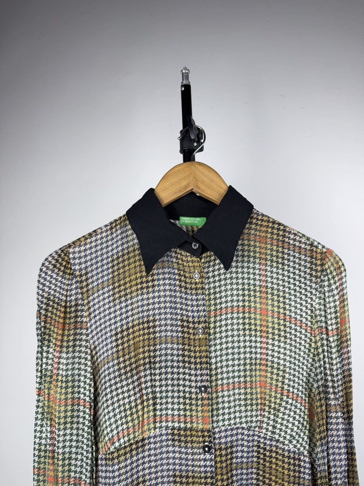 United Colors Of Benetton 00s Benetton Houndstooth Check Blouse With Contrast Collar Size S / US 4 / IT 40 - 2 Thumbnail